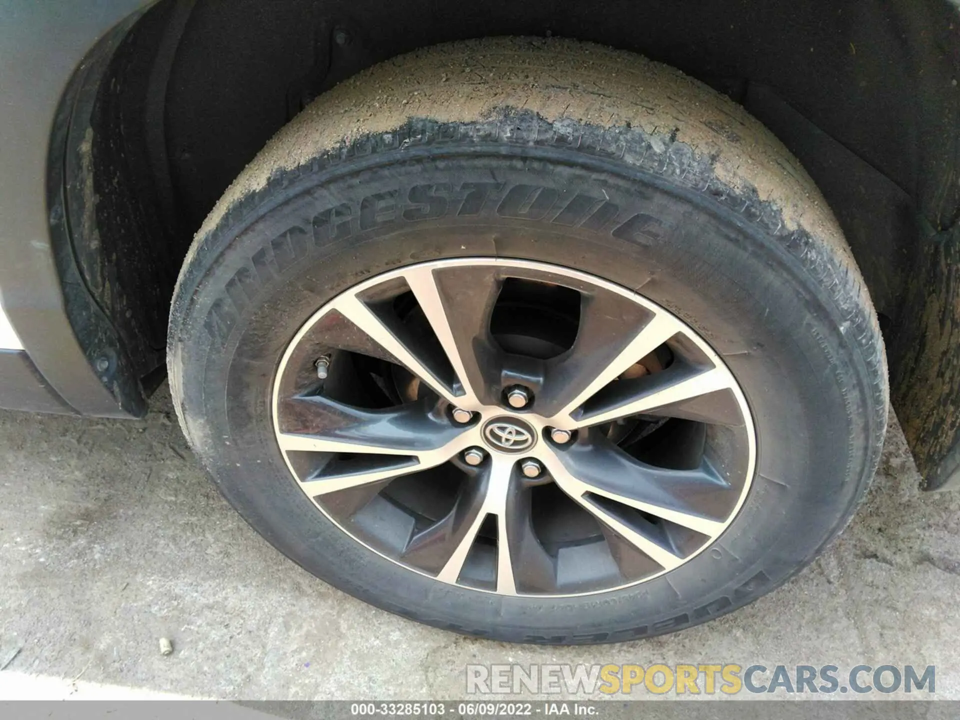 13 fotografías del automóvil dañado 5TDZZRFH8KS342729 TOYOTA HIGHLANDER 2019