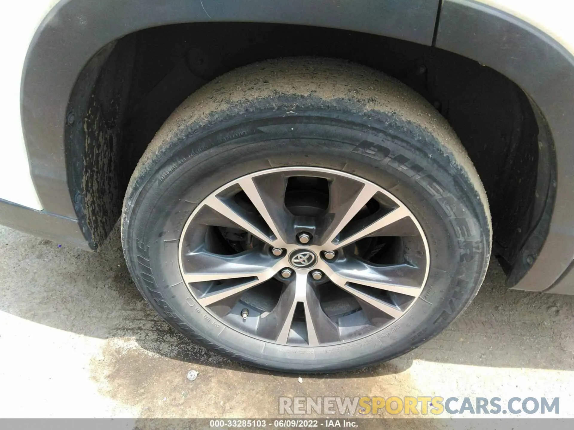 15 fotografías del automóvil dañado 5TDZZRFH8KS342729 TOYOTA HIGHLANDER 2019
