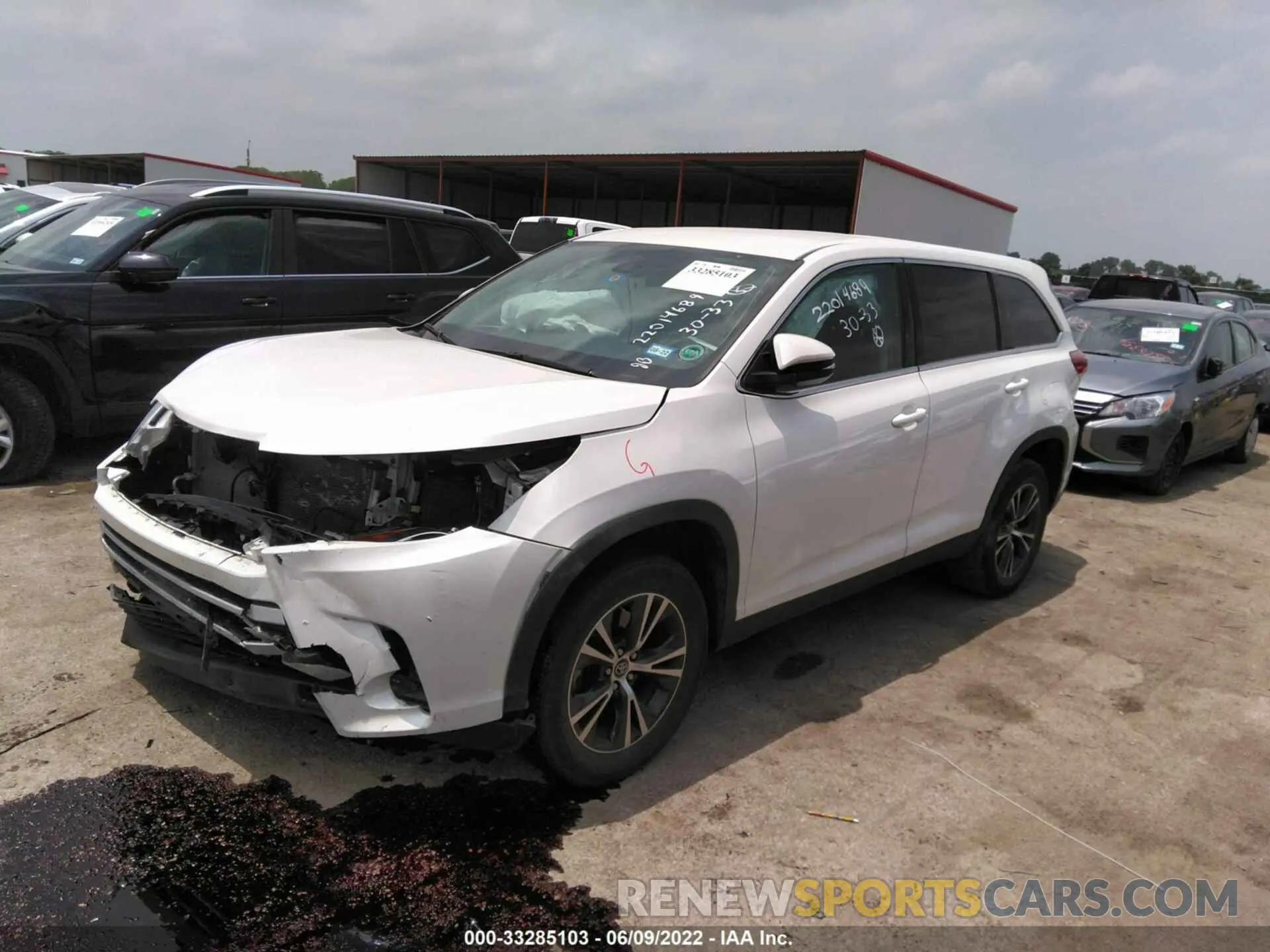 2 fotografías del automóvil dañado 5TDZZRFH8KS342729 TOYOTA HIGHLANDER 2019