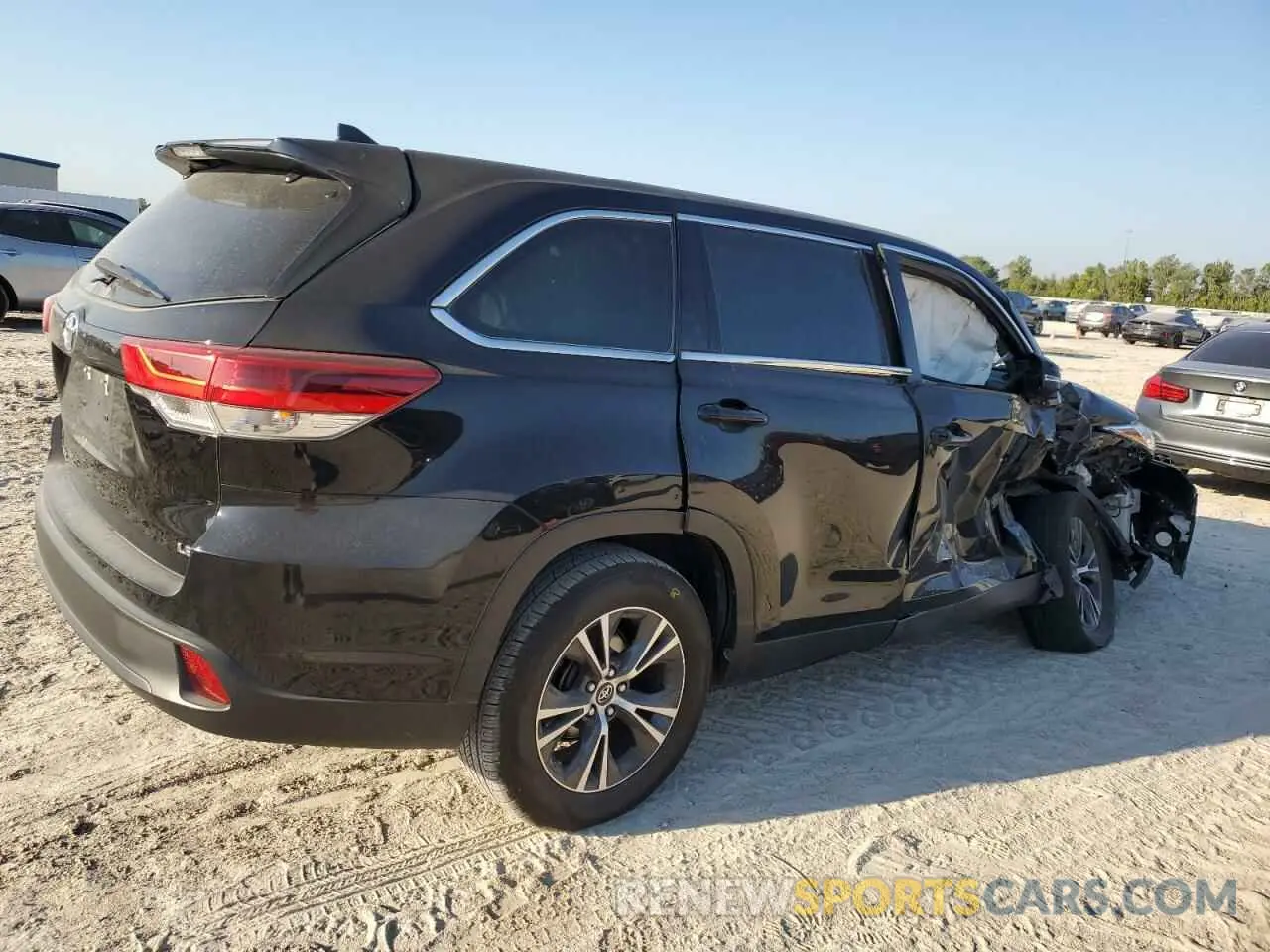 3 fotografías del automóvil dañado 5TDZZRFH8KS361653 TOYOTA HIGHLANDER 2019