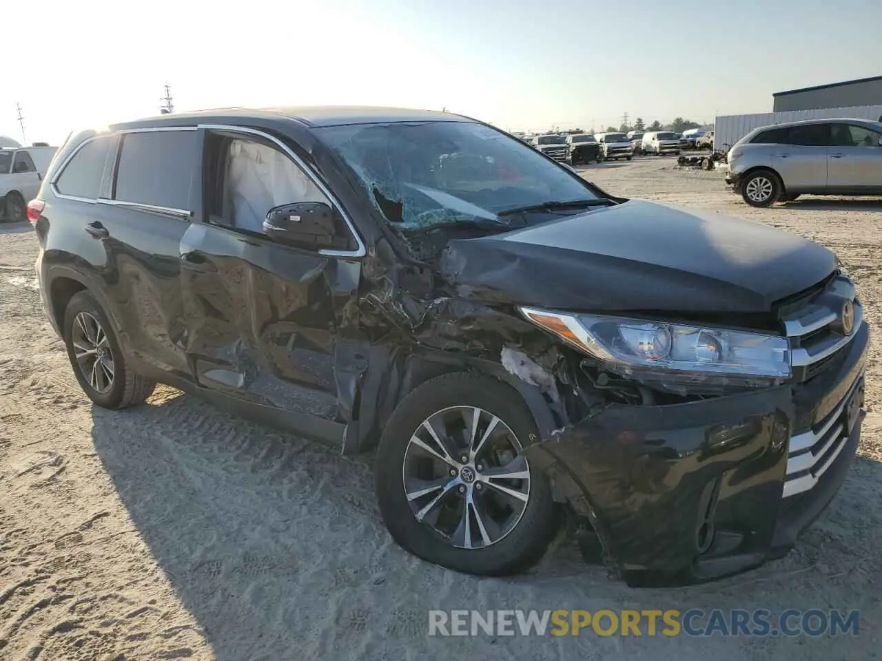 4 fotografías del automóvil dañado 5TDZZRFH8KS361653 TOYOTA HIGHLANDER 2019