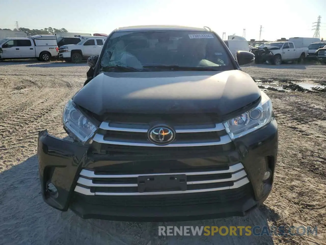 5 fotografías del automóvil dañado 5TDZZRFH8KS361653 TOYOTA HIGHLANDER 2019