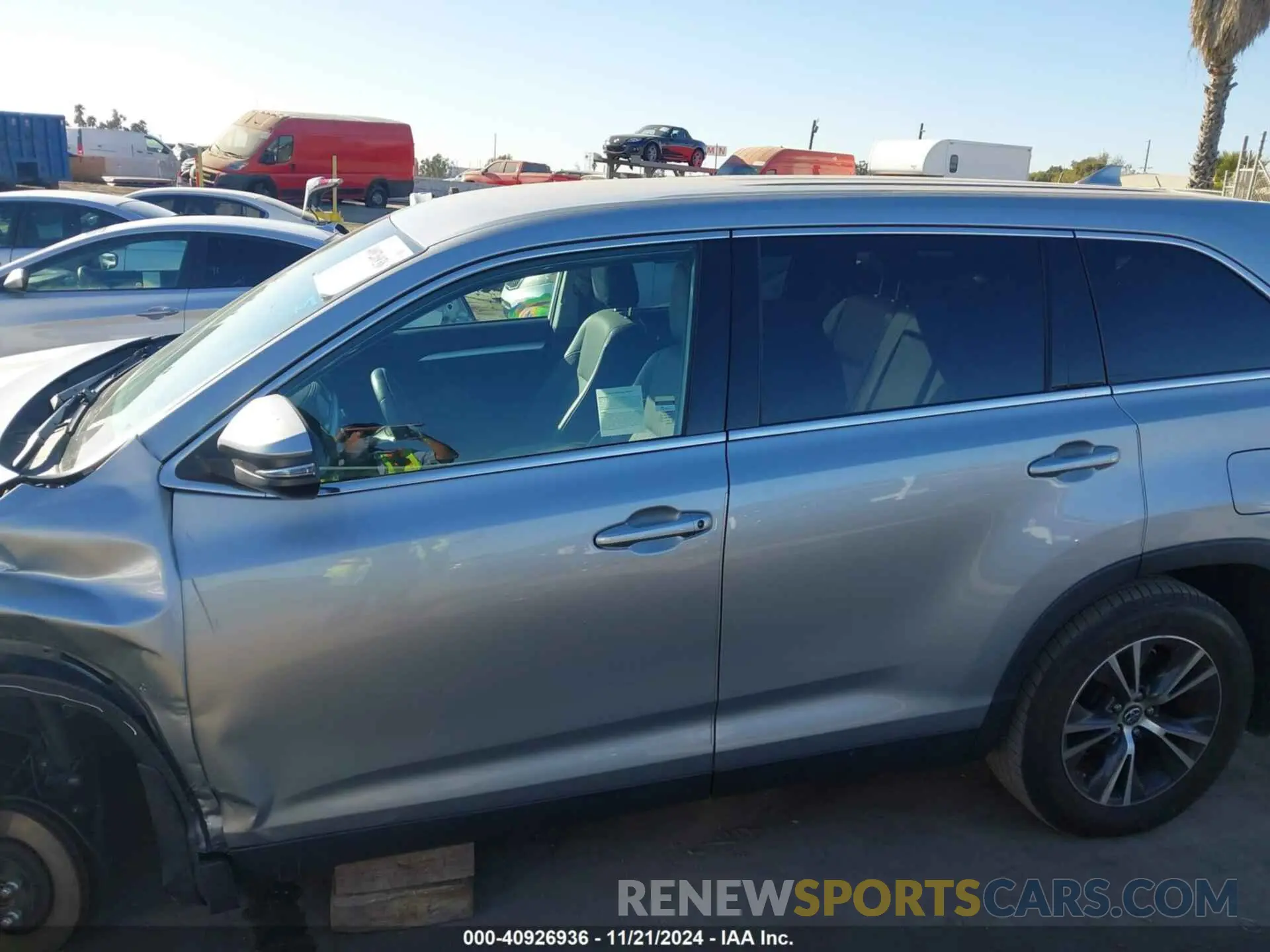 15 fotografías del automóvil dañado 5TDZZRFH9KS290026 TOYOTA HIGHLANDER 2019