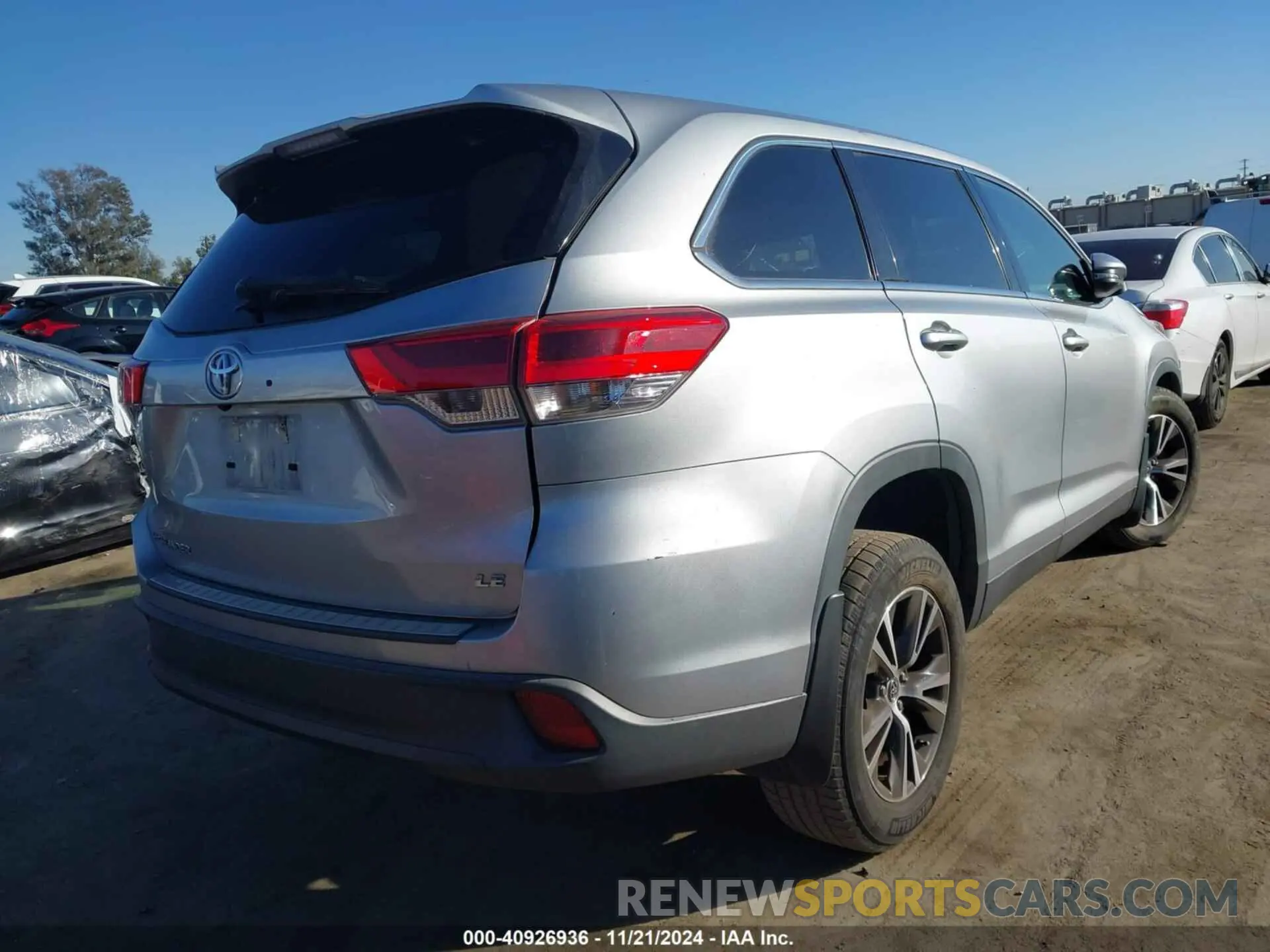 4 fotografías del automóvil dañado 5TDZZRFH9KS290026 TOYOTA HIGHLANDER 2019