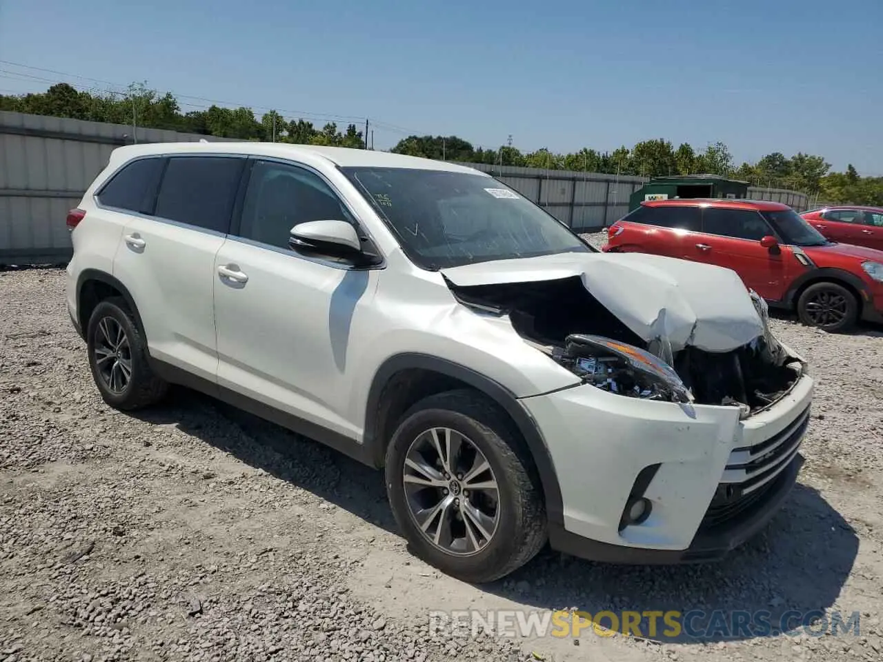 4 fotografías del automóvil dañado 5TDZZRFH9KS301705 TOYOTA HIGHLANDER 2019