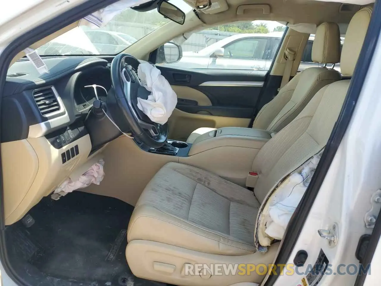 7 fotografías del automóvil dañado 5TDZZRFH9KS301705 TOYOTA HIGHLANDER 2019