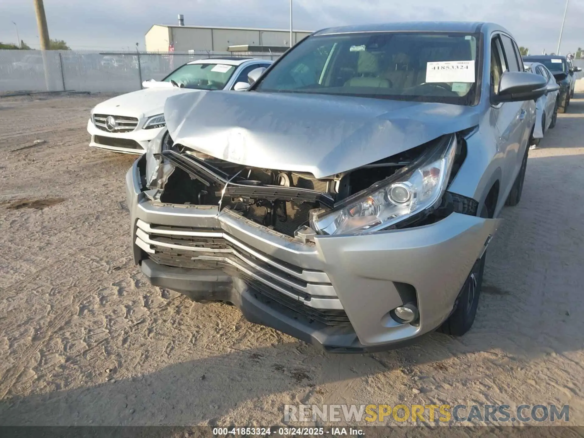 6 fotografías del automóvil dañado 5TDZZRFH9KS345333 TOYOTA HIGHLANDER 2019