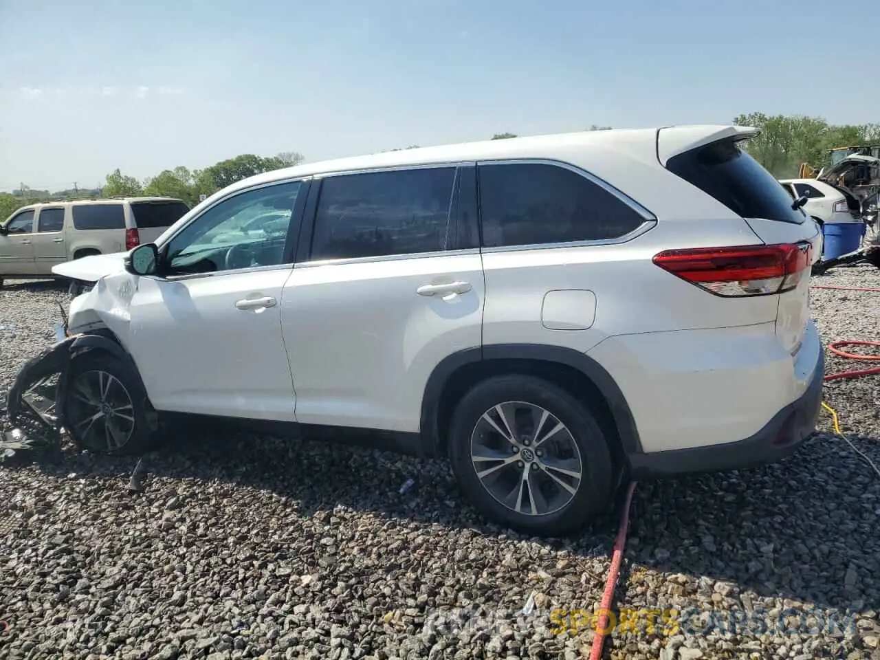 2 fotografías del automóvil dañado 5TDZZRFHXKS299737 TOYOTA HIGHLANDER 2019