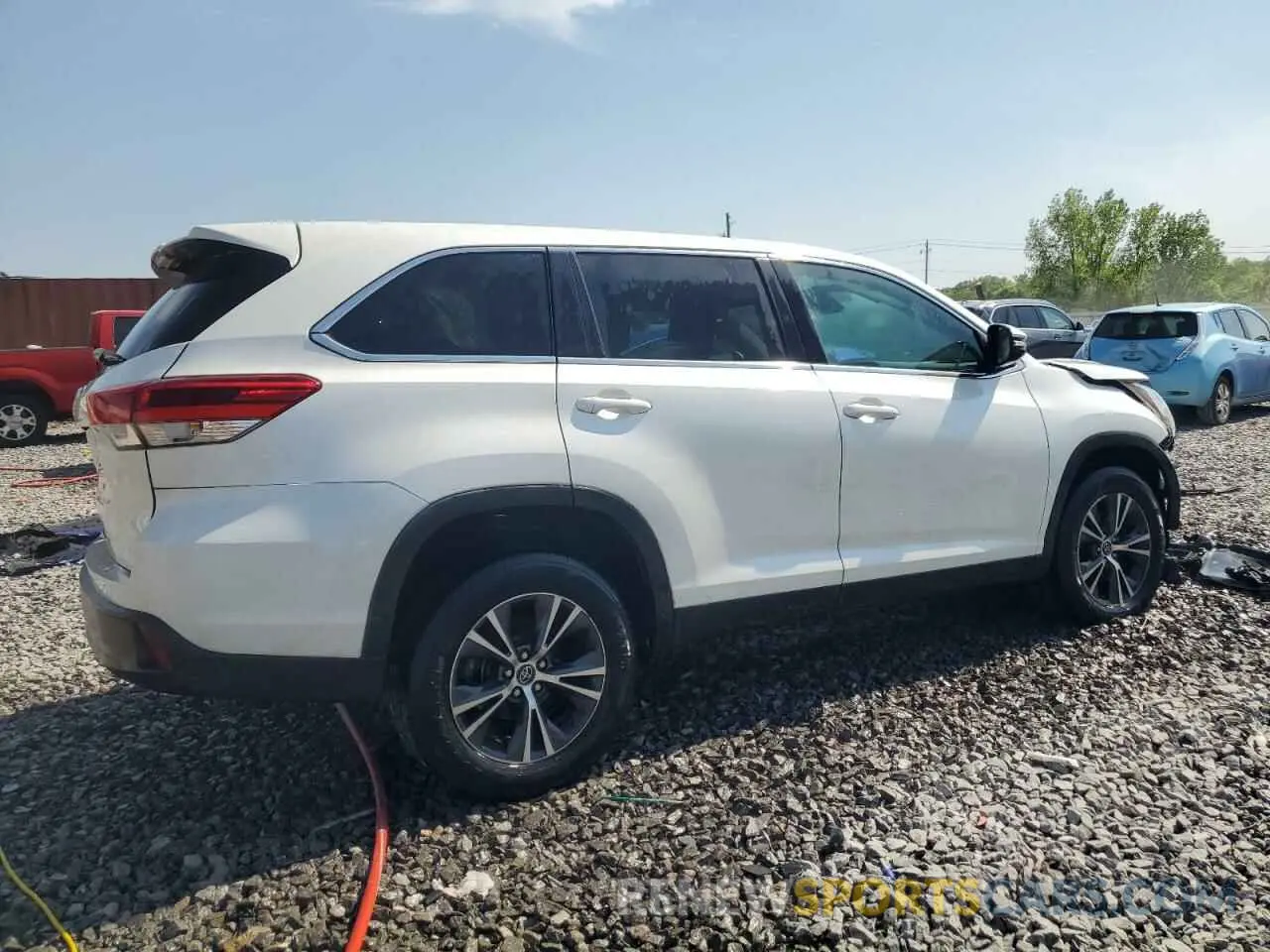 3 fotografías del automóvil dañado 5TDZZRFHXKS299737 TOYOTA HIGHLANDER 2019