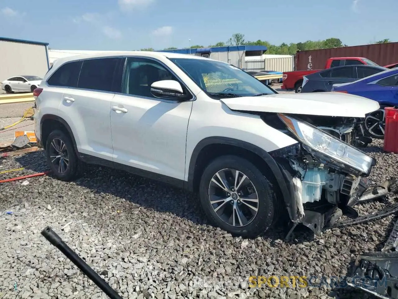 4 fotografías del automóvil dañado 5TDZZRFHXKS299737 TOYOTA HIGHLANDER 2019
