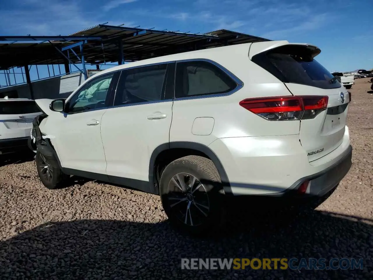 2 fotografías del automóvil dañado 5TDZZRFHXKS303690 TOYOTA HIGHLANDER 2019