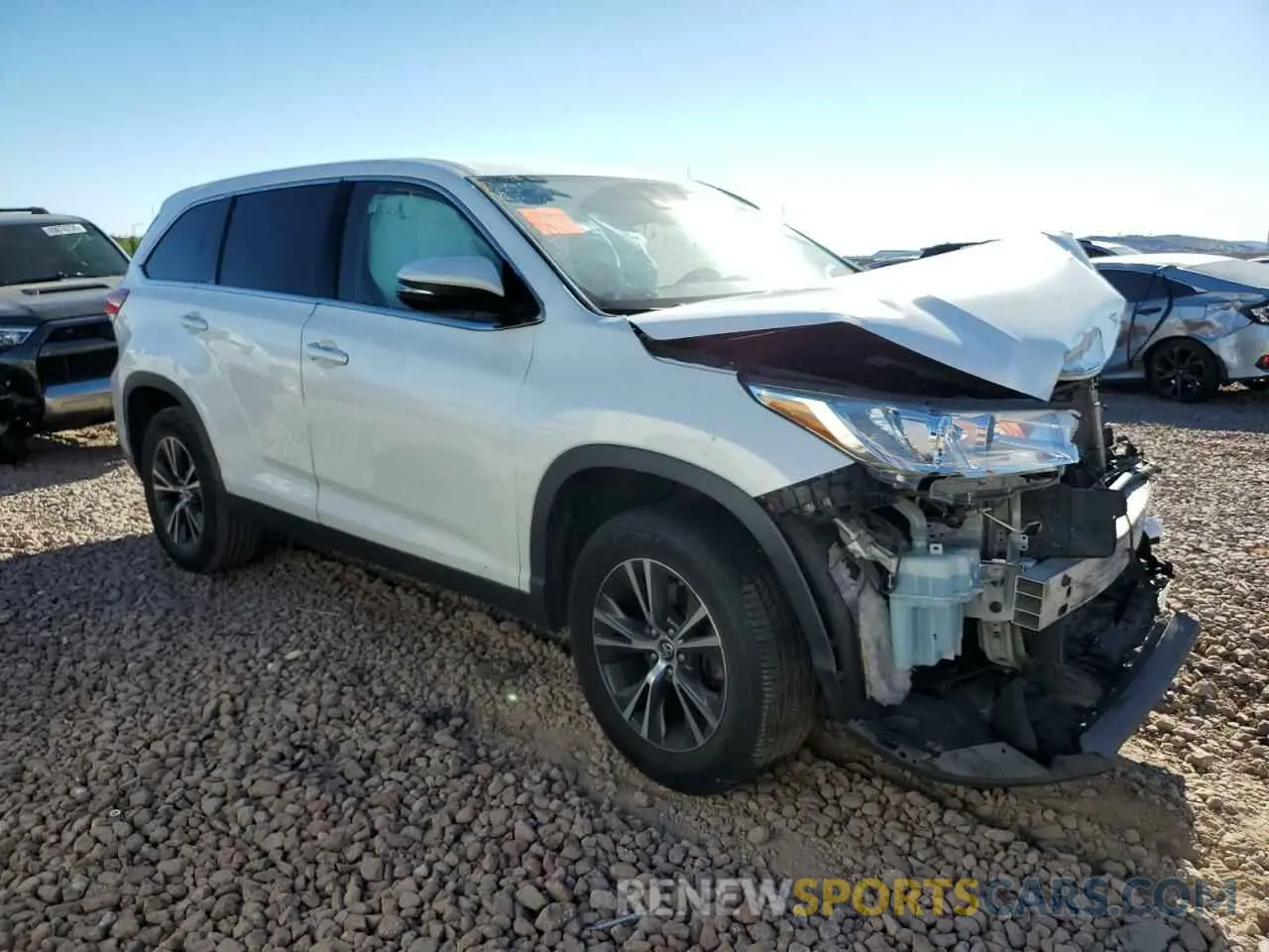 4 fotografías del automóvil dañado 5TDZZRFHXKS303690 TOYOTA HIGHLANDER 2019