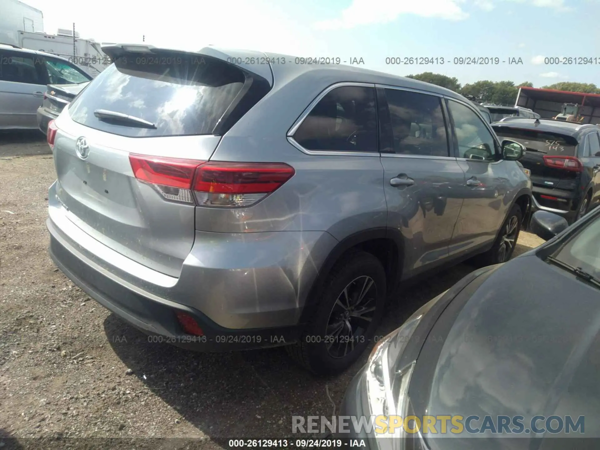 4 fotografías del automóvil dañado 5TDZZRFHXKS309828 TOYOTA HIGHLANDER 2019