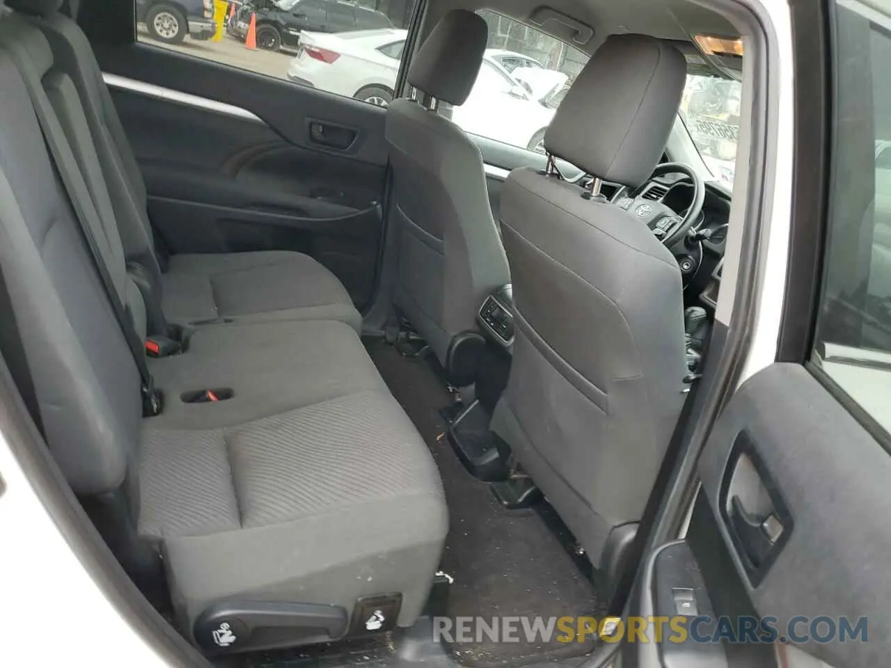 11 fotografías del automóvil dañado 5TDZZRFHXKS340075 TOYOTA HIGHLANDER 2019