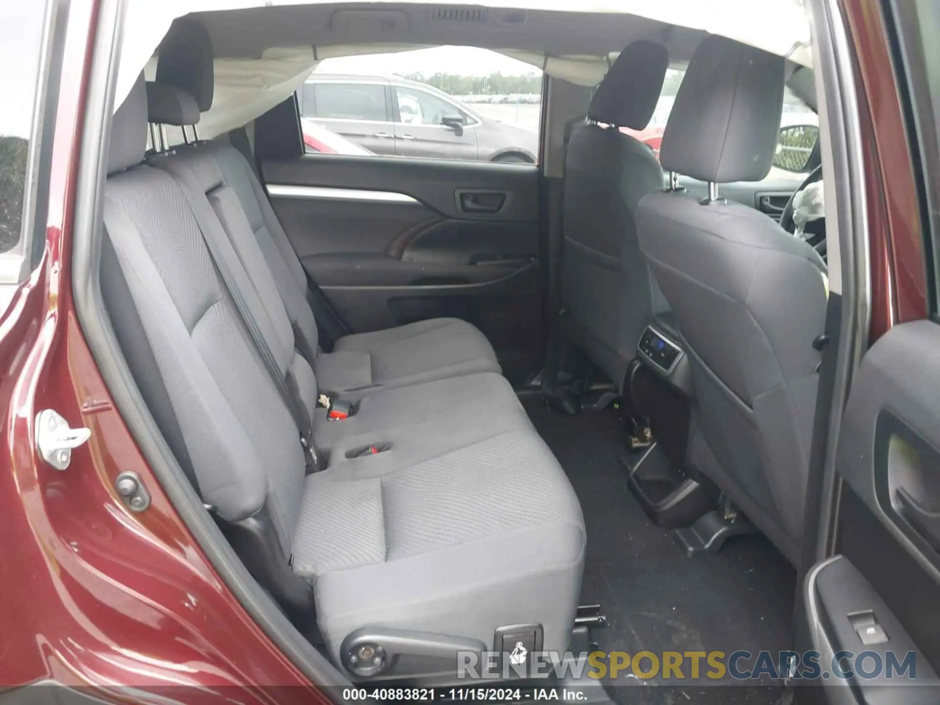 8 fotografías del automóvil dañado 5TDZZRFHXKS353425 TOYOTA HIGHLANDER 2019
