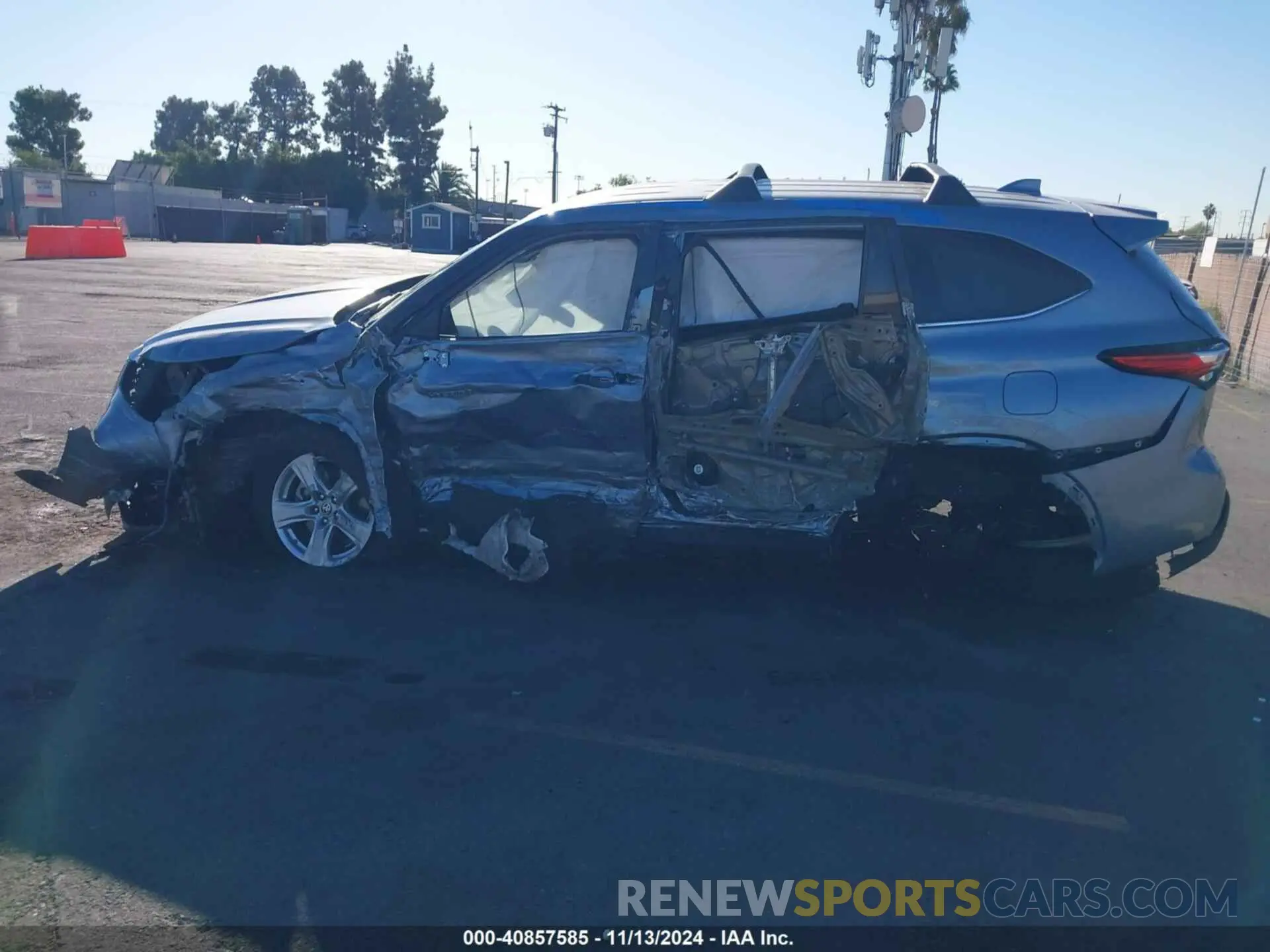 14 fotografías del automóvil dañado 5TDBBRCH3LS004425 TOYOTA HIGHLANDER 2020