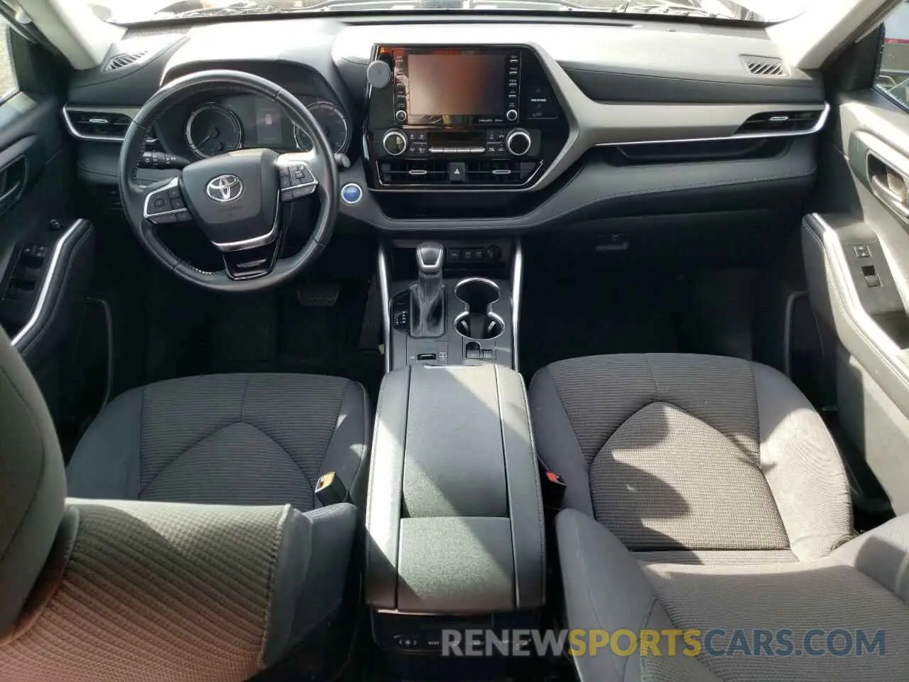 8 fotografías del automóvil dañado 5TDBBRCH8LS511952 TOYOTA HIGHLANDER 2020
