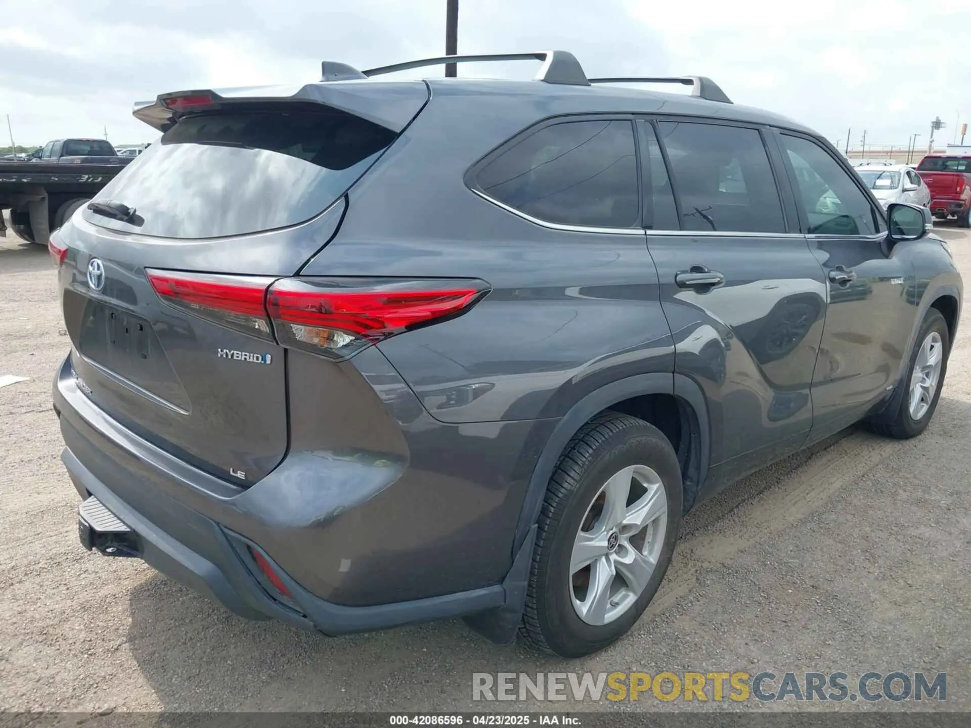 4 fotografías del automóvil dañado 5TDBBRCHXLS514061 TOYOTA HIGHLANDER 2020