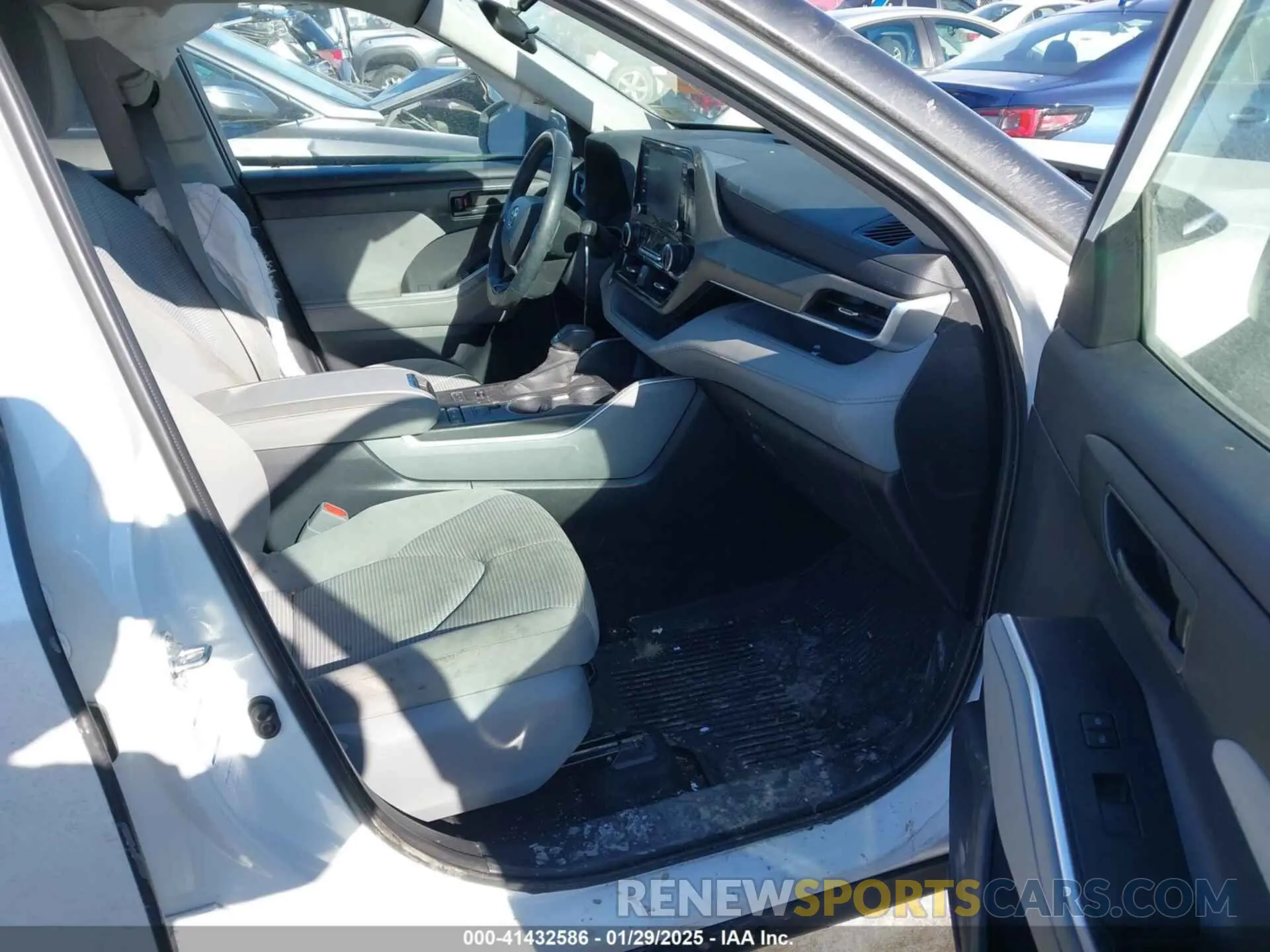 5 fotografías del automóvil dañado 5TDBZRBH5LS511758 TOYOTA HIGHLANDER 2020
