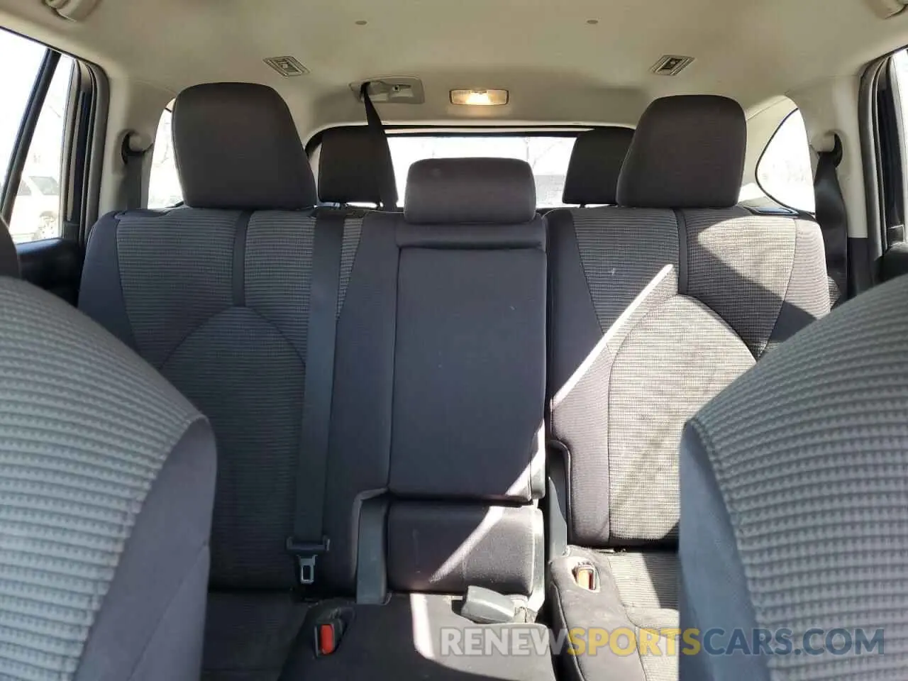 10 fotografías del automóvil dañado 5TDBZRBH6LS009874 TOYOTA HIGHLANDER 2020