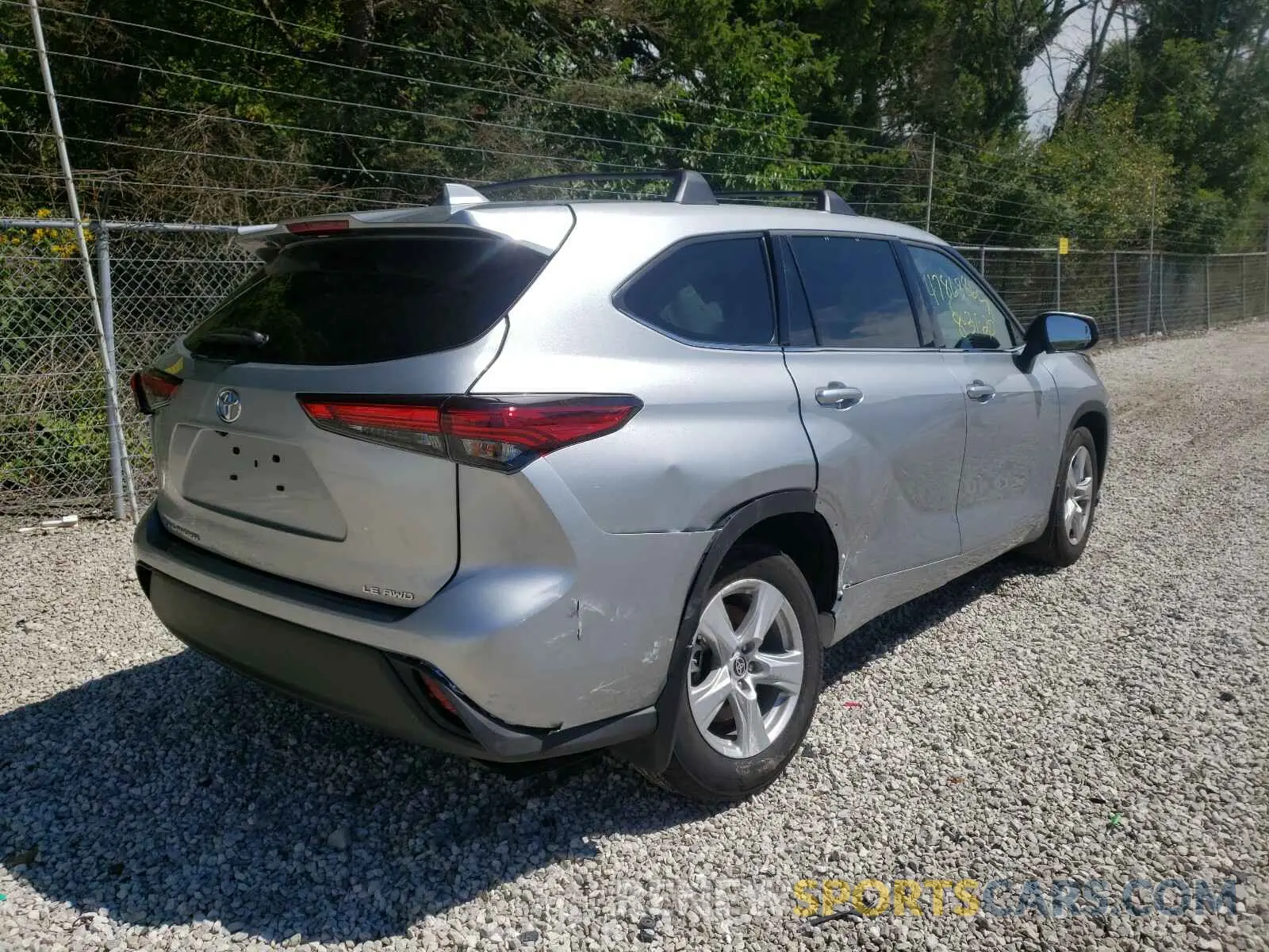4 fotografías del automóvil dañado 5TDBZRBH9LS502240 TOYOTA HIGHLANDER 2020