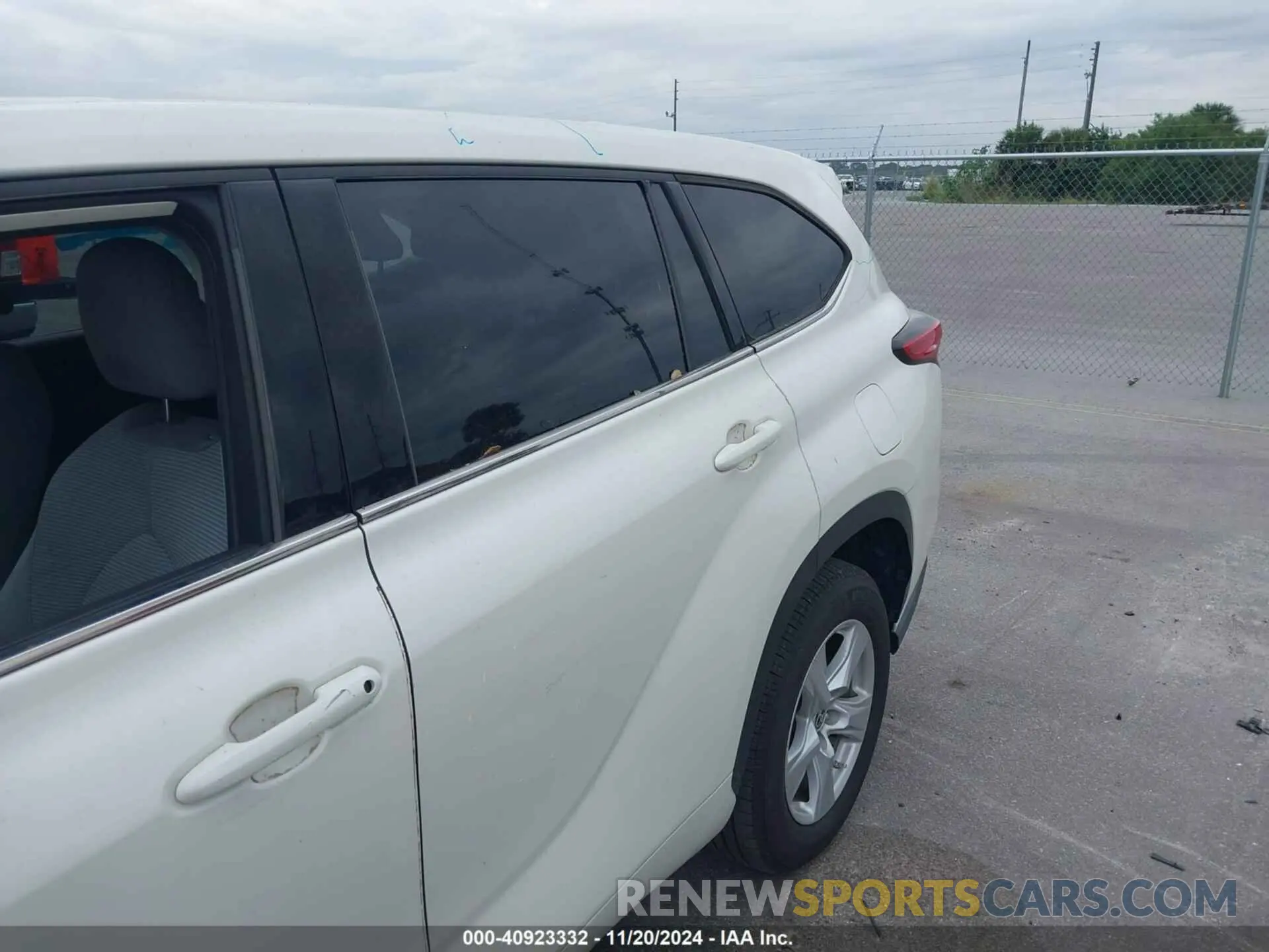 21 fotografías del automóvil dañado 5TDCZRAH2LS502604 TOYOTA HIGHLANDER 2020