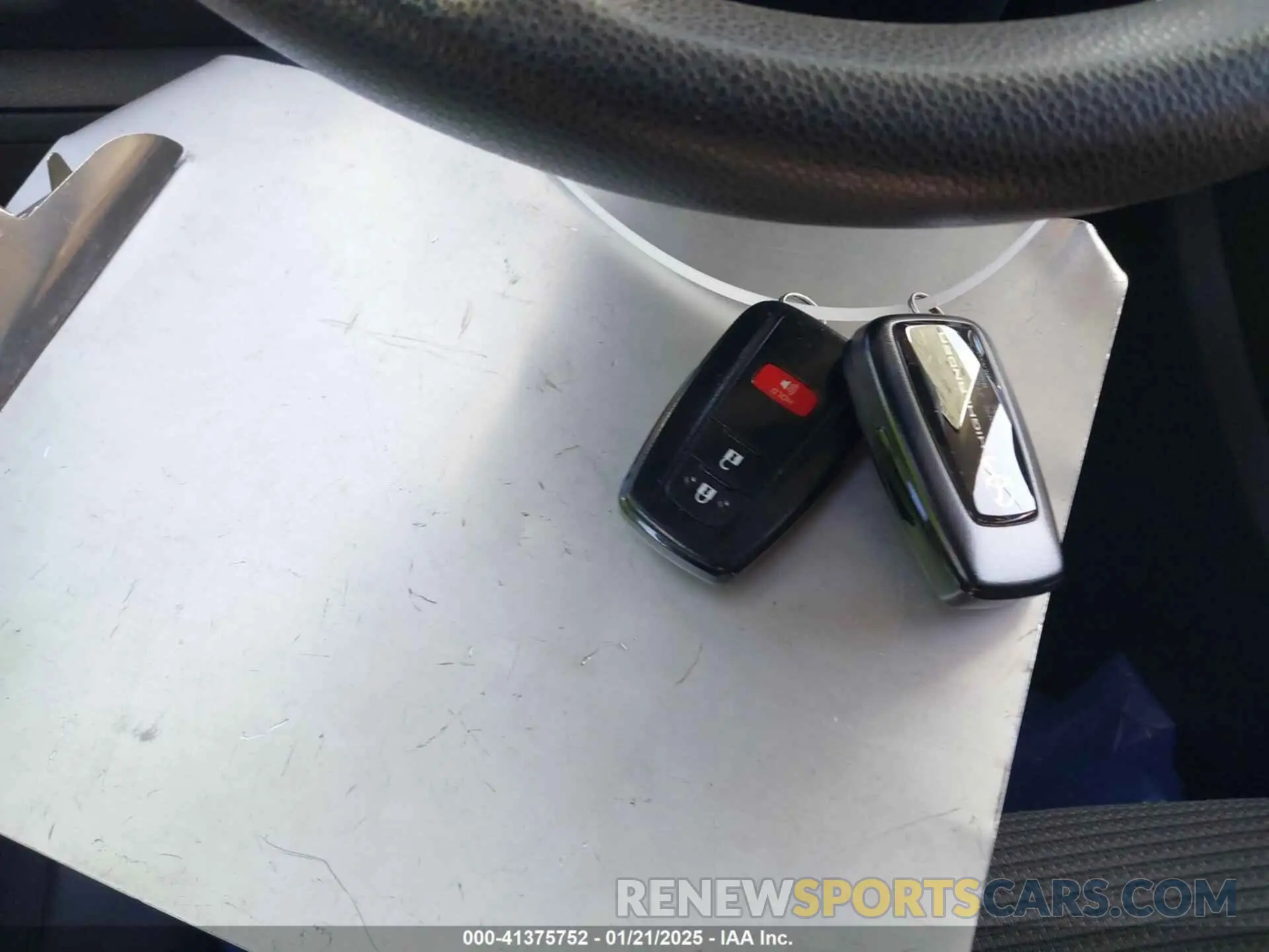 11 fotografías del automóvil dañado 5TDCZRAH4LS505911 TOYOTA HIGHLANDER 2020