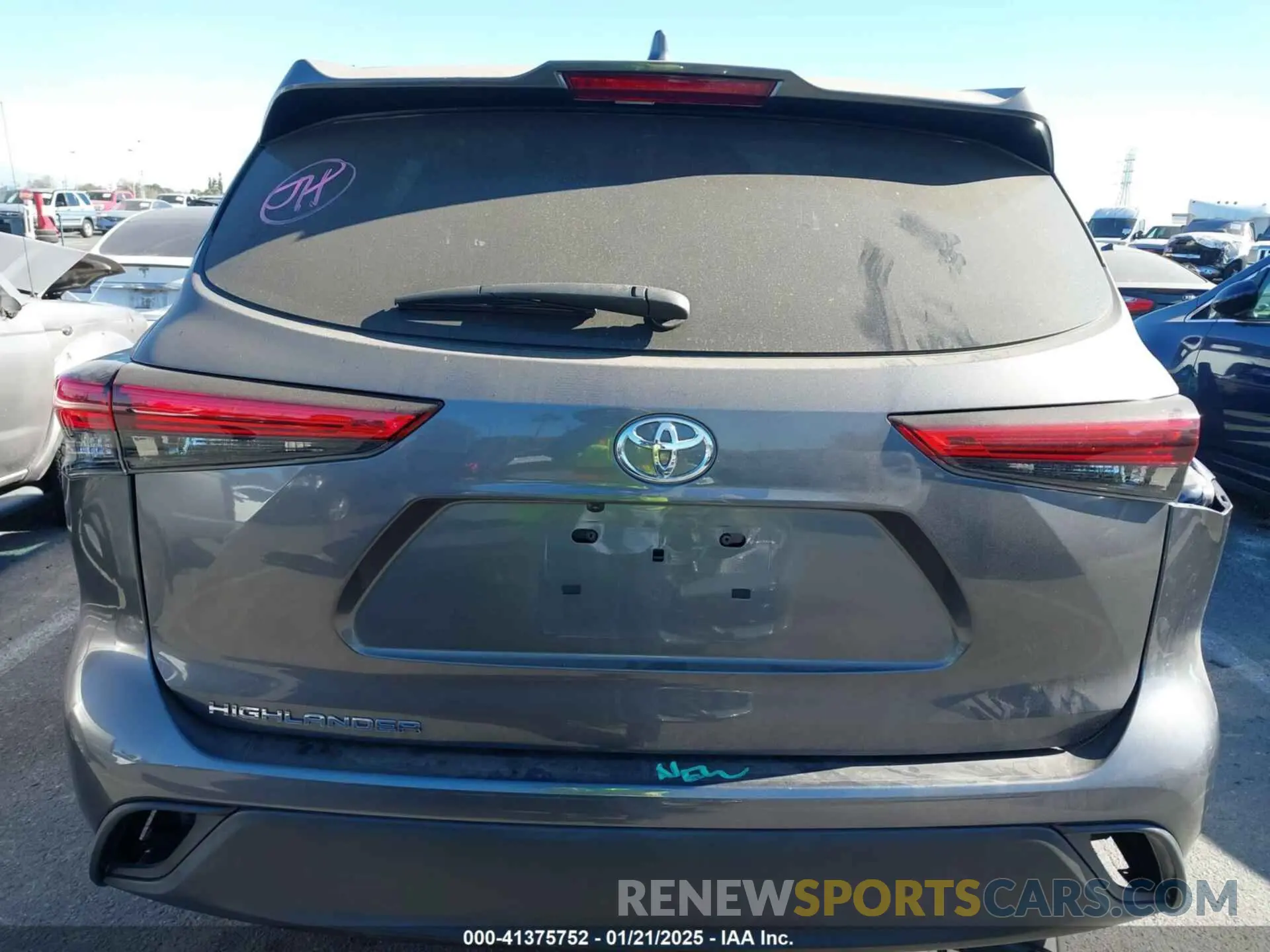 17 fotografías del automóvil dañado 5TDCZRAH4LS505911 TOYOTA HIGHLANDER 2020