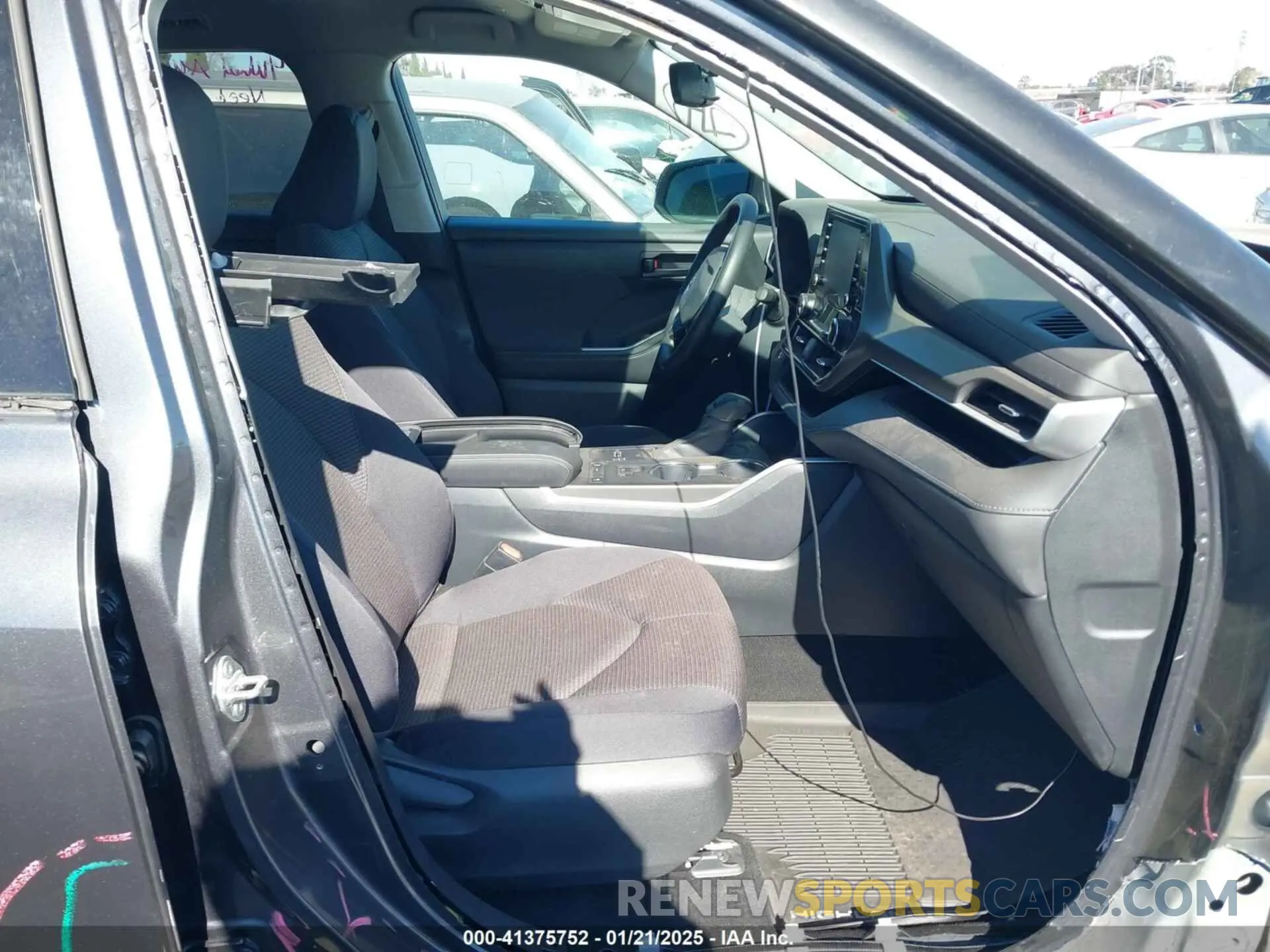 5 fotografías del automóvil dañado 5TDCZRAH4LS505911 TOYOTA HIGHLANDER 2020