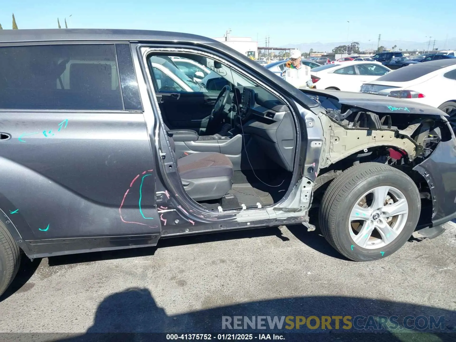 6 fotografías del automóvil dañado 5TDCZRAH4LS505911 TOYOTA HIGHLANDER 2020