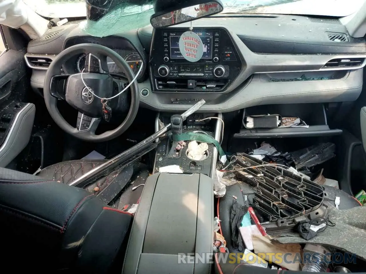 8 fotografías del automóvil dañado 5TDCZRAH4LS506413 TOYOTA HIGHLANDER 2020