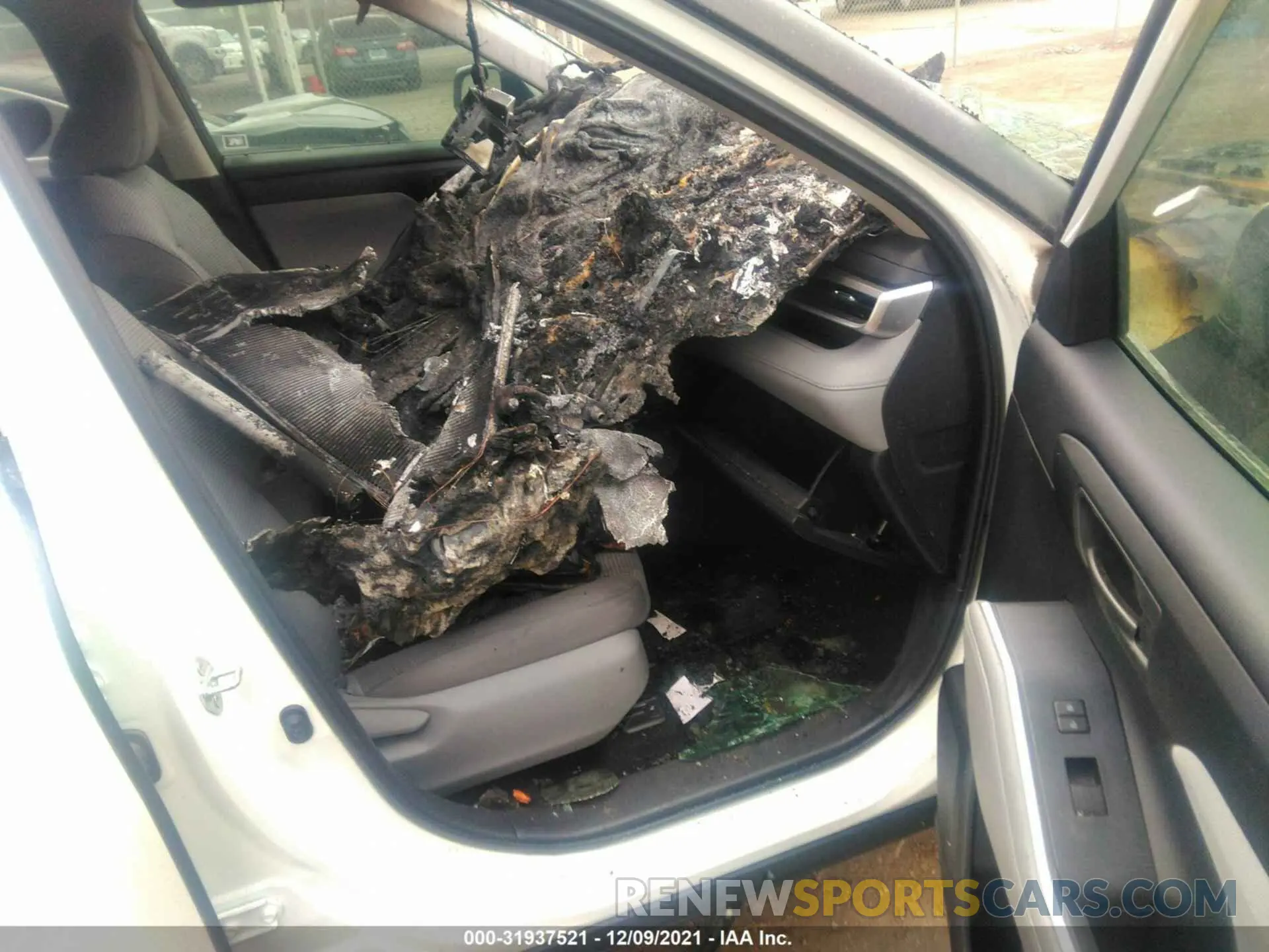 5 fotografías del automóvil dañado 5TDCZRAH5LS512298 TOYOTA HIGHLANDER 2020