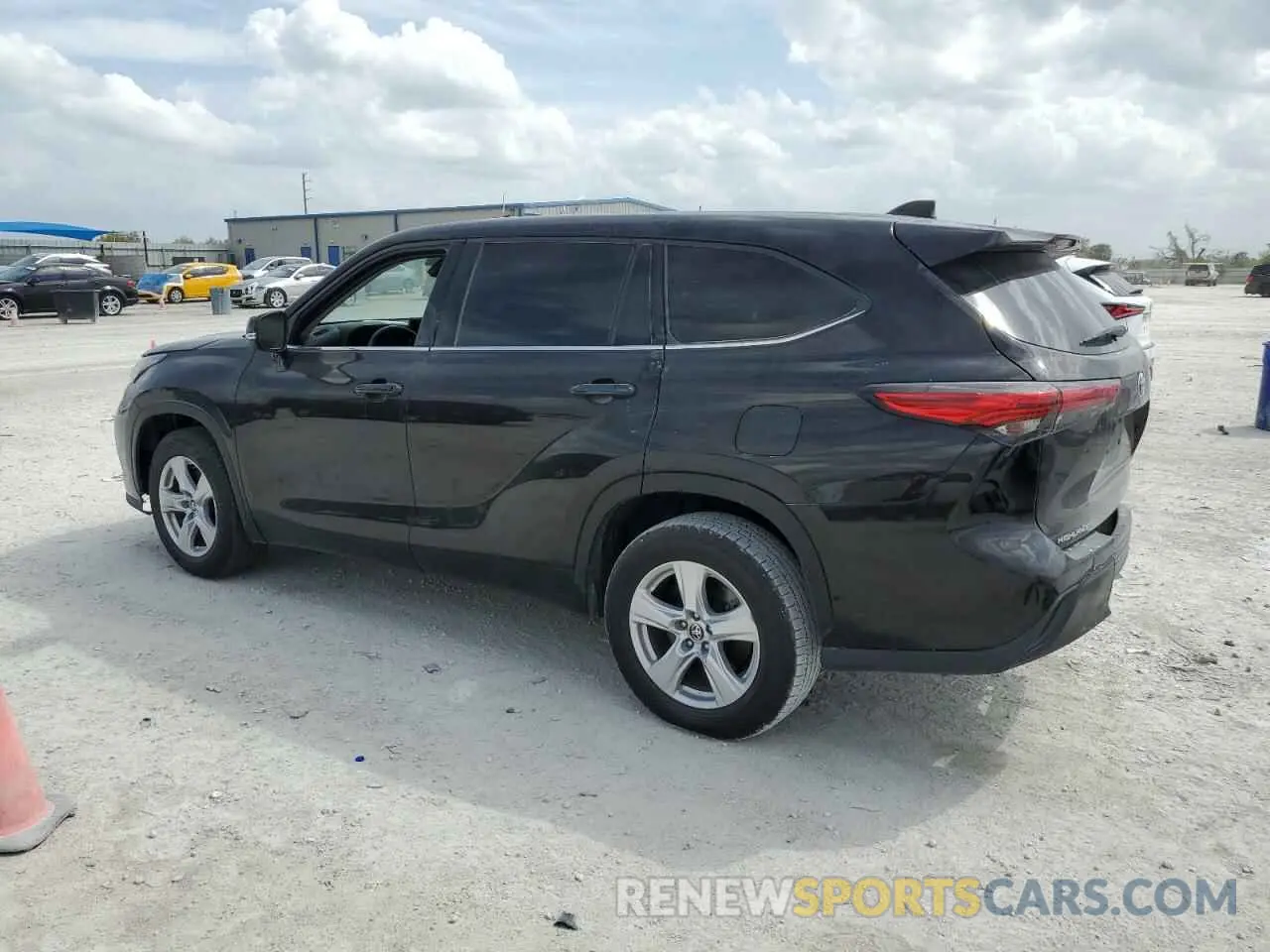 2 fotografías del automóvil dañado 5TDCZRAH8LS015956 TOYOTA HIGHLANDER 2020