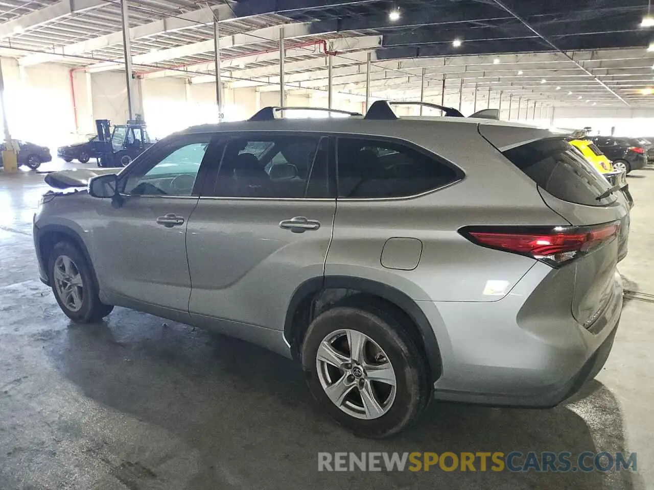 2 fotografías del automóvil dañado 5TDCZRAH9LS017585 TOYOTA HIGHLANDER 2020