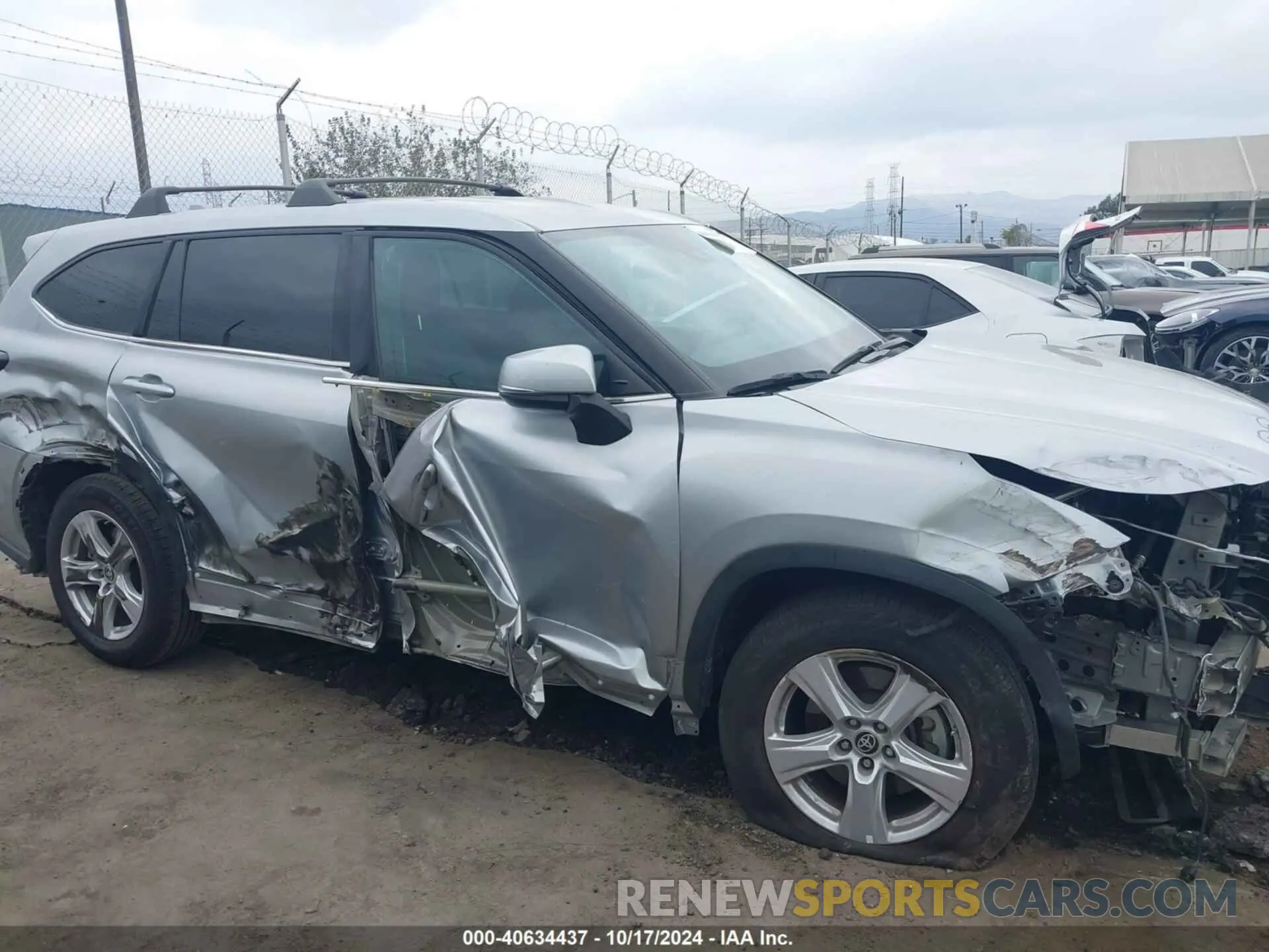 13 fotografías del automóvil dañado 5TDCZRAHXLS017871 TOYOTA HIGHLANDER 2020