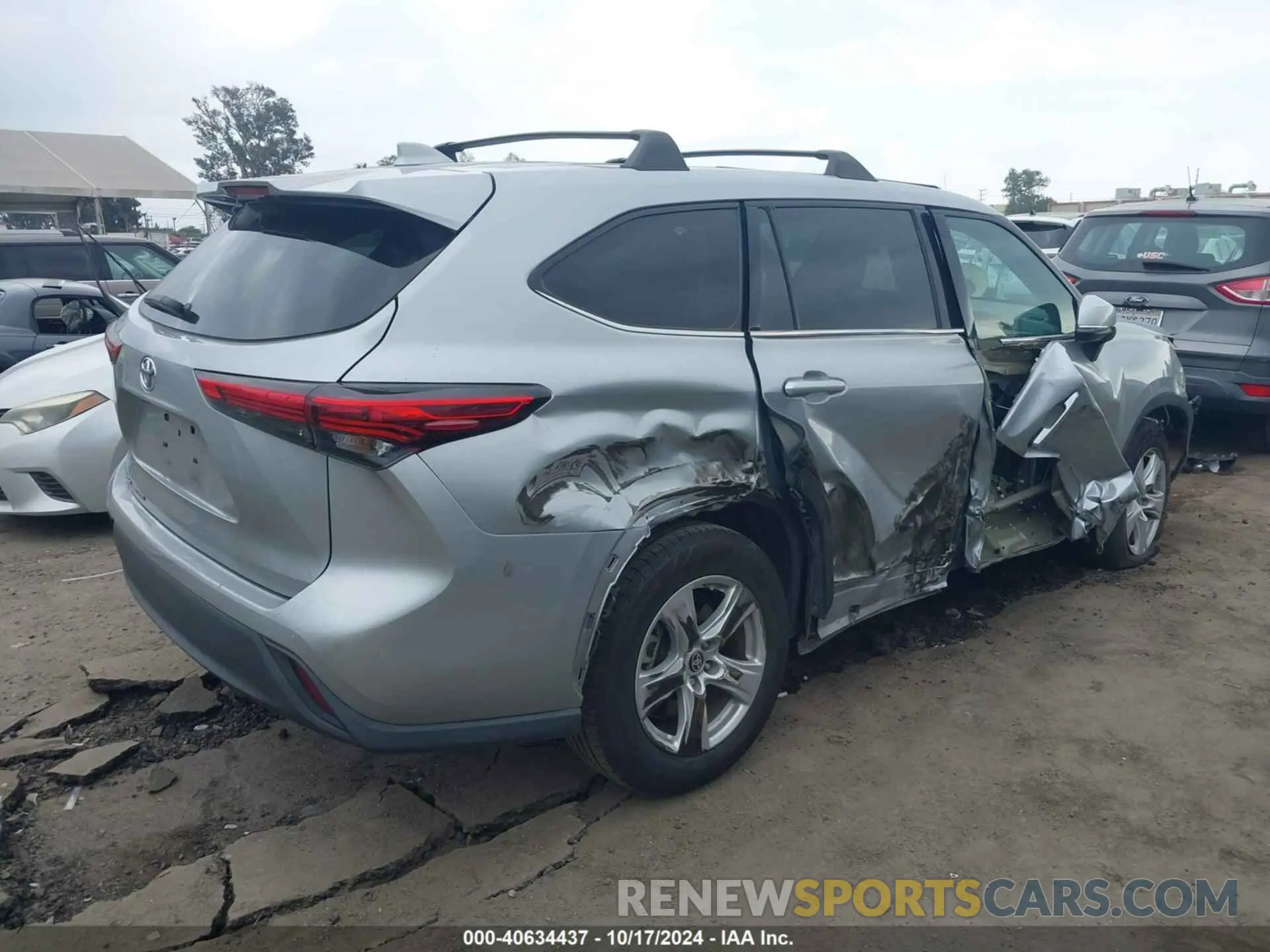 4 fotografías del automóvil dañado 5TDCZRAHXLS017871 TOYOTA HIGHLANDER 2020