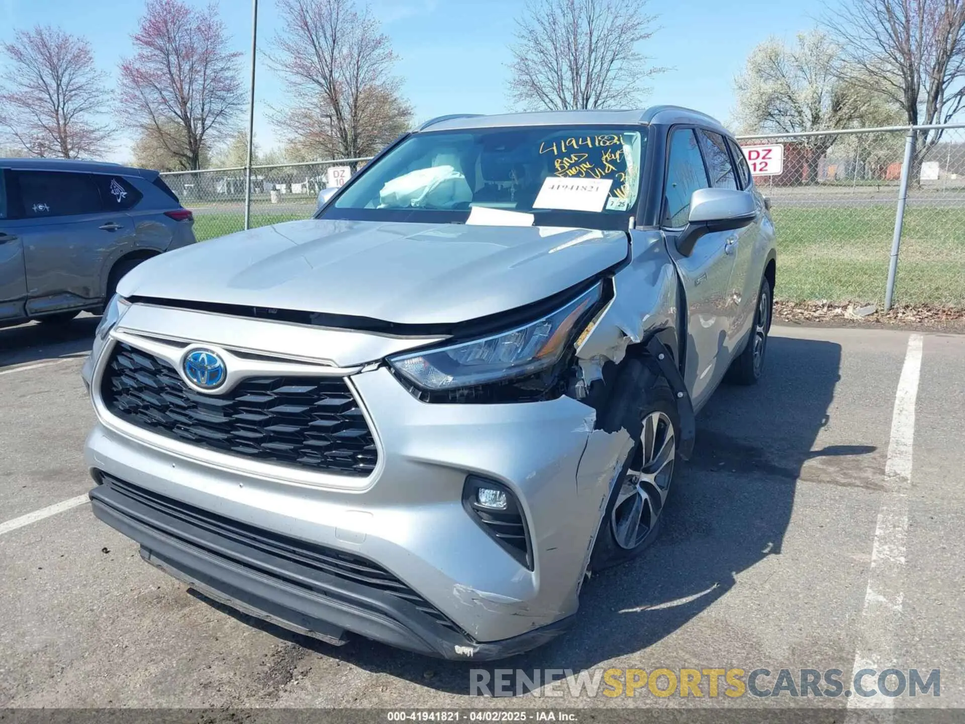2 fotografías del automóvil dañado 5TDGBRCH0LS502393 TOYOTA HIGHLANDER 2020