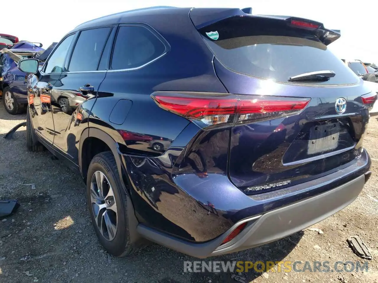 3 fotografías del automóvil dañado 5TDGBRCH2LS510236 TOYOTA HIGHLANDER 2020