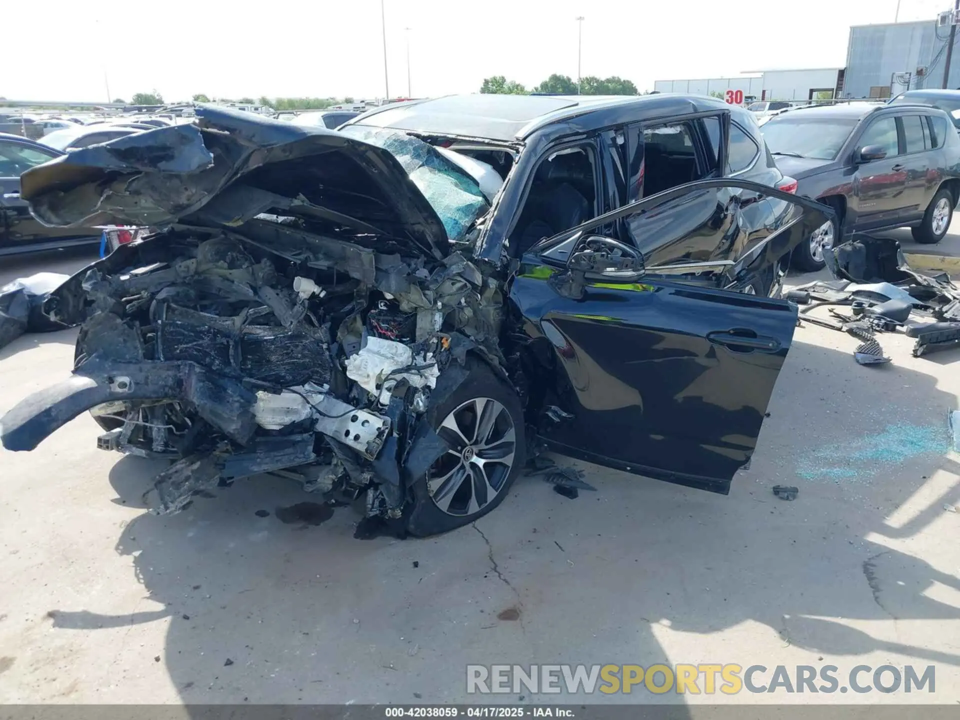 2 fotografías del automóvil dañado 5TDGZRAH0LS018366 TOYOTA HIGHLANDER 2020
