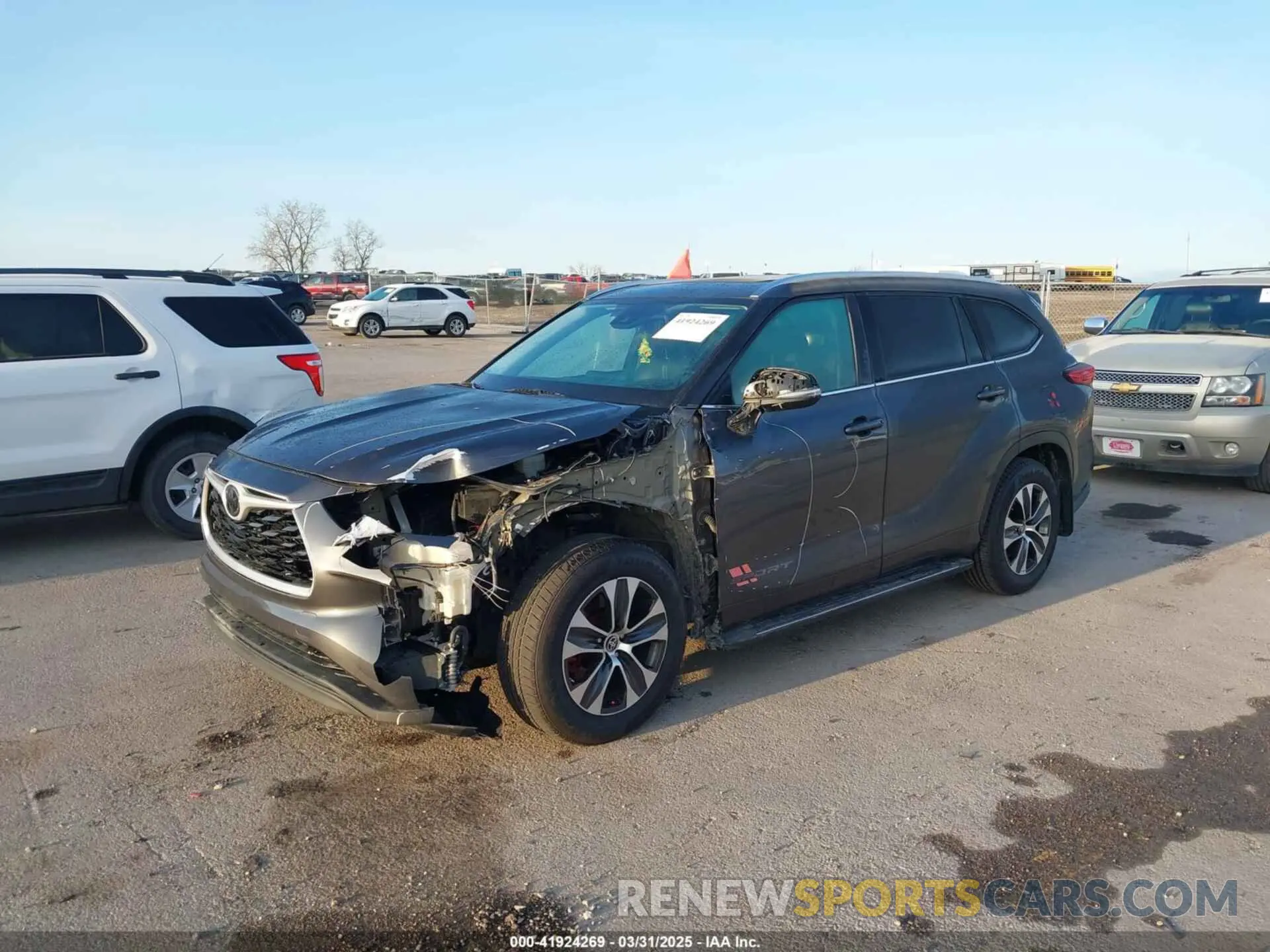 2 fotografías del automóvil dañado 5TDGZRAH1LS005822 TOYOTA HIGHLANDER 2020