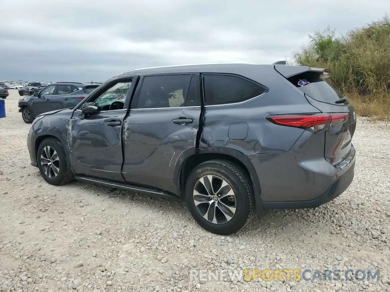 2 fotografías del automóvil dañado 5TDGZRAH2LS004257 TOYOTA HIGHLANDER 2020