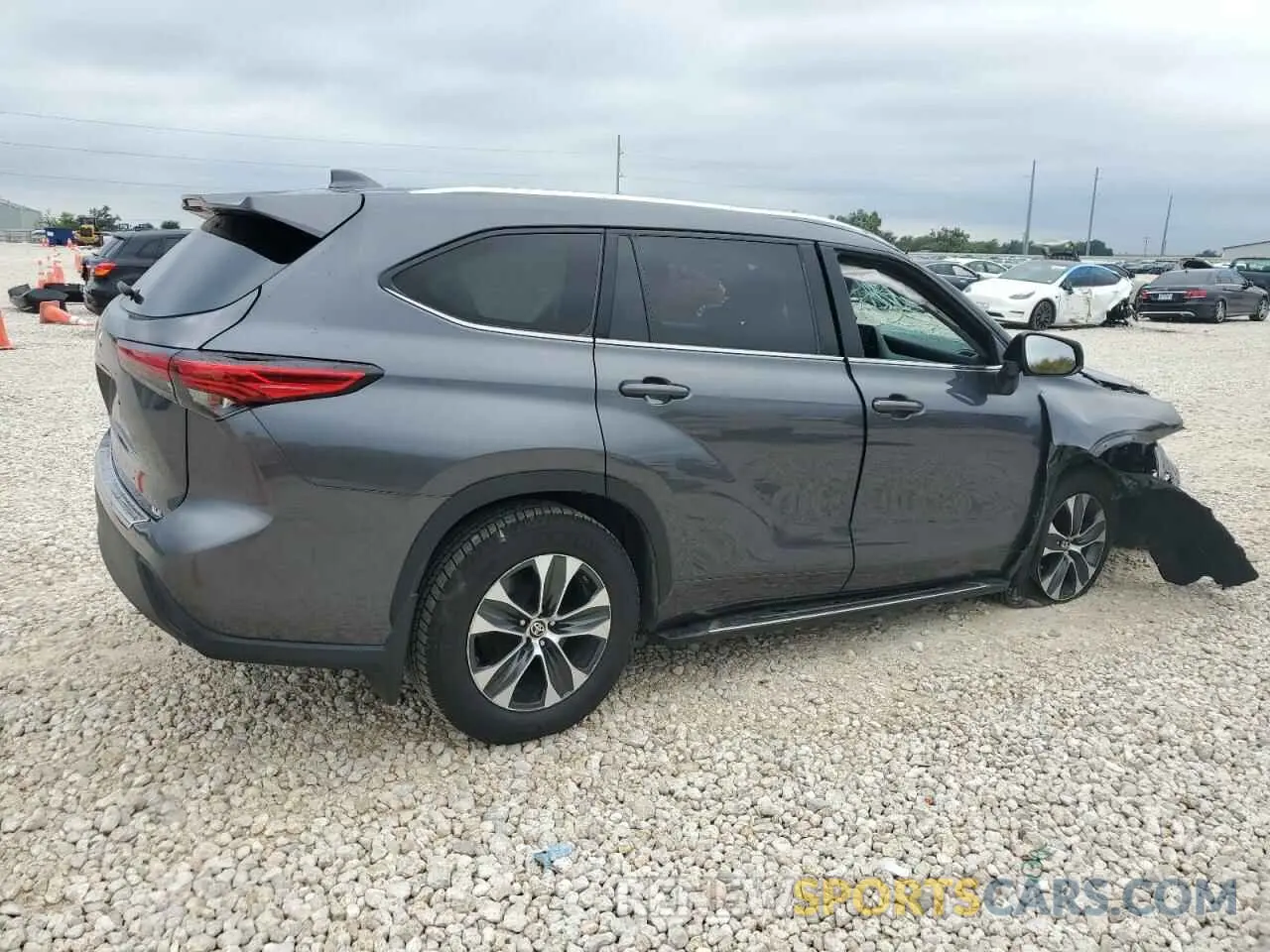 3 fotografías del automóvil dañado 5TDGZRAH2LS004257 TOYOTA HIGHLANDER 2020