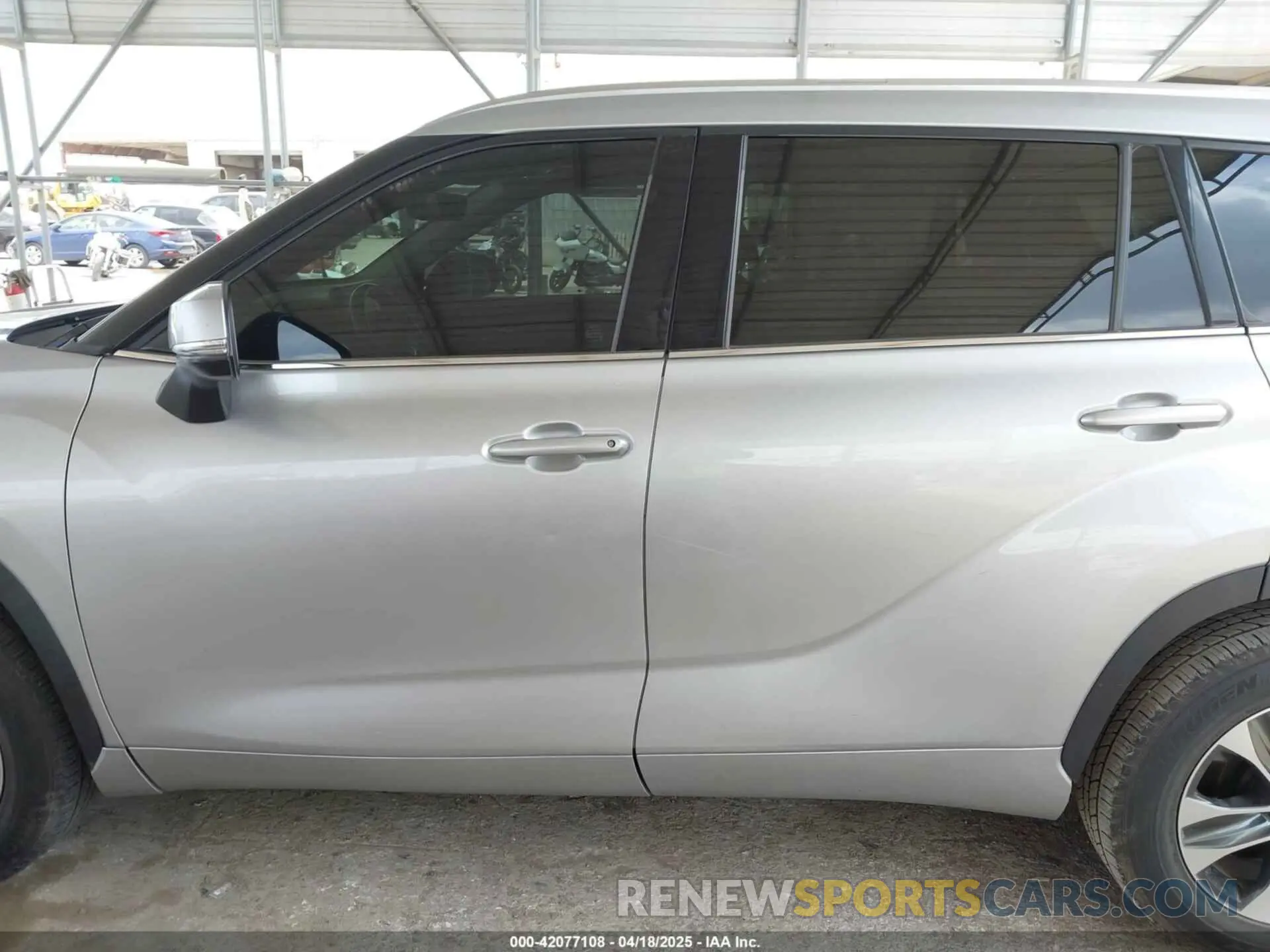 14 fotografías del automóvil dañado 5TDGZRAH2LS009331 TOYOTA HIGHLANDER 2020