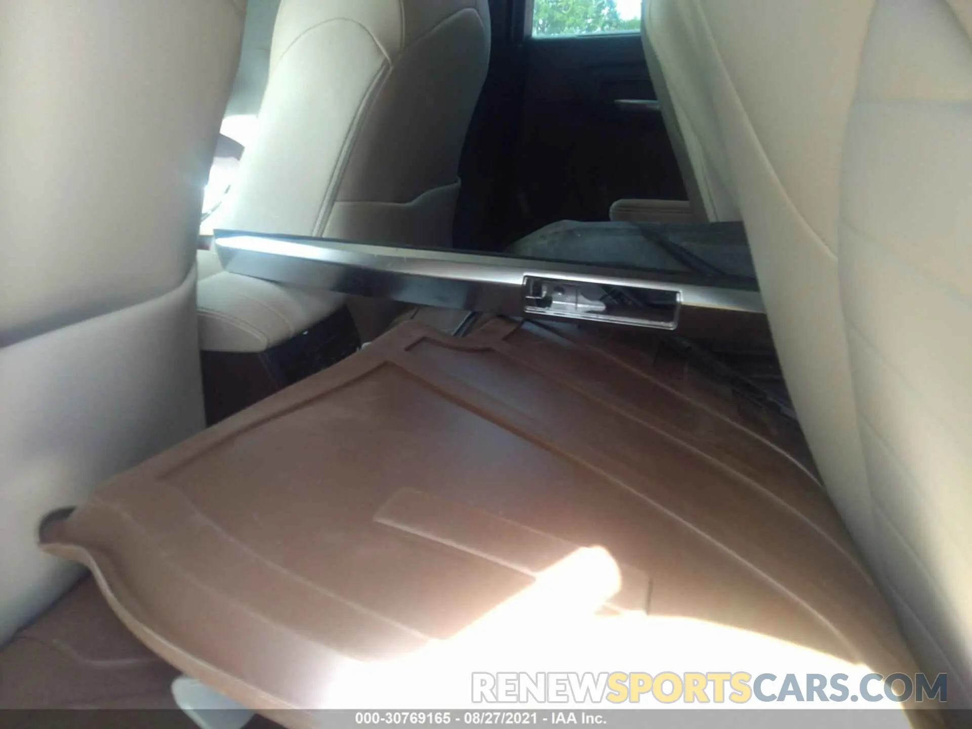 8 fotografías del automóvil dañado 5TDGZRAH2LS017056 TOYOTA HIGHLANDER 2020