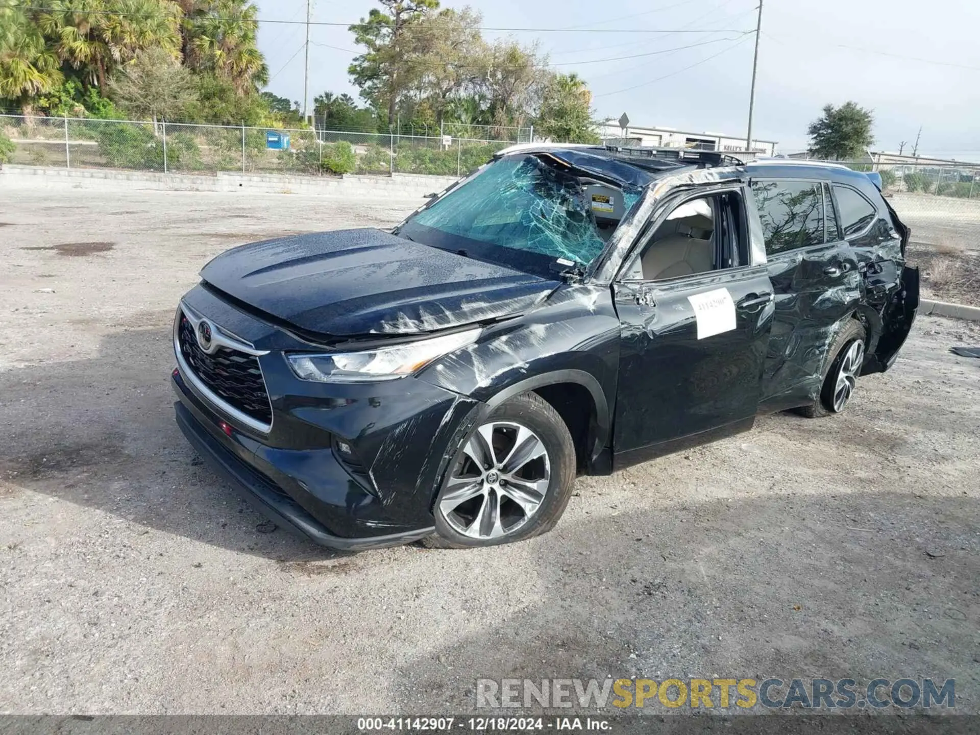 2 fotografías del automóvil dañado 5TDGZRAH3LS503715 TOYOTA HIGHLANDER 2020