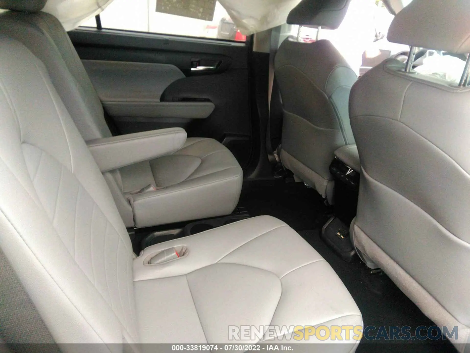8 fotografías del automóvil dañado 5TDGZRAH4LS508986 TOYOTA HIGHLANDER 2020