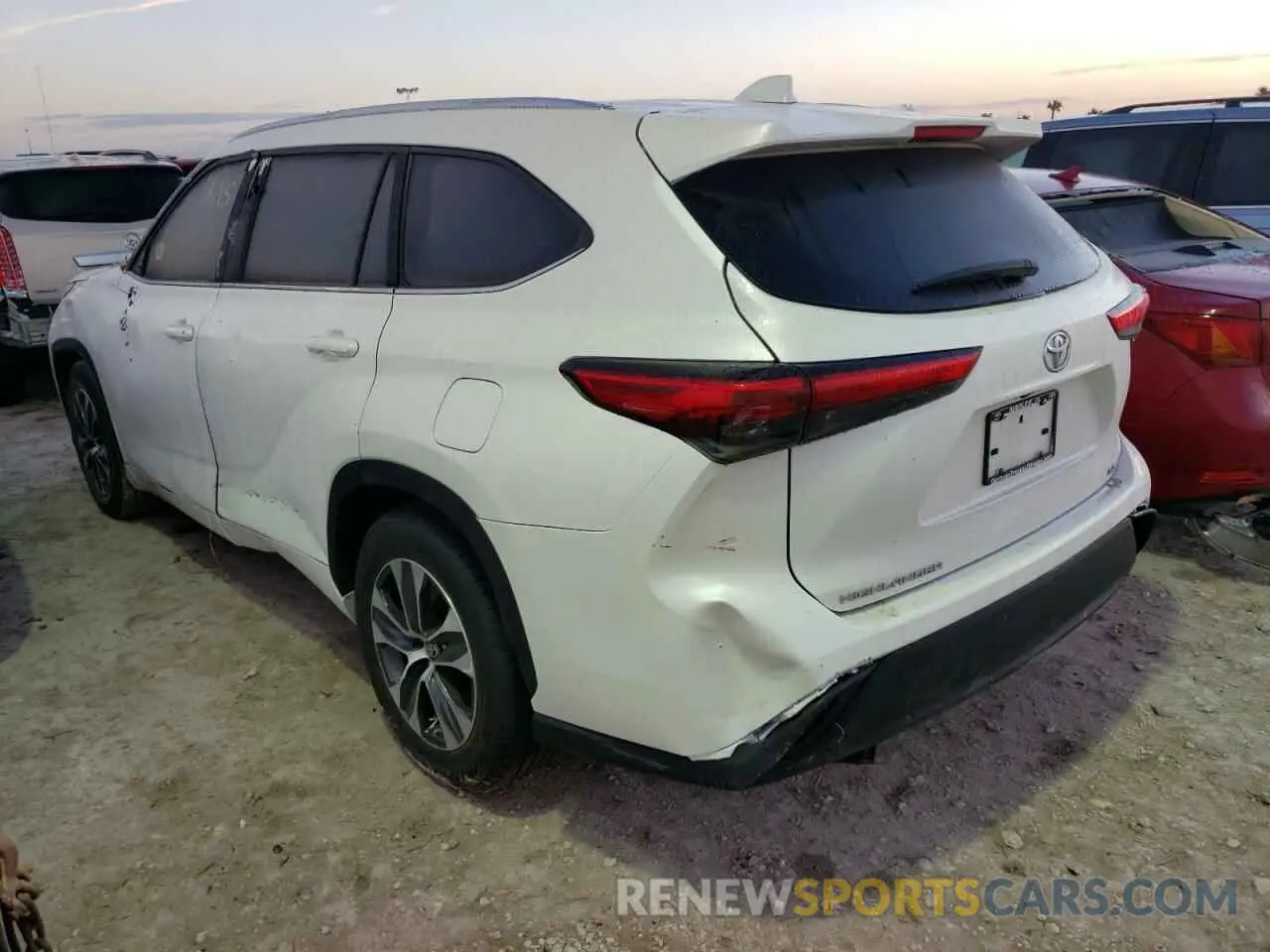 3 fotografías del automóvil dañado 5TDGZRAH5LS510939 TOYOTA HIGHLANDER 2020