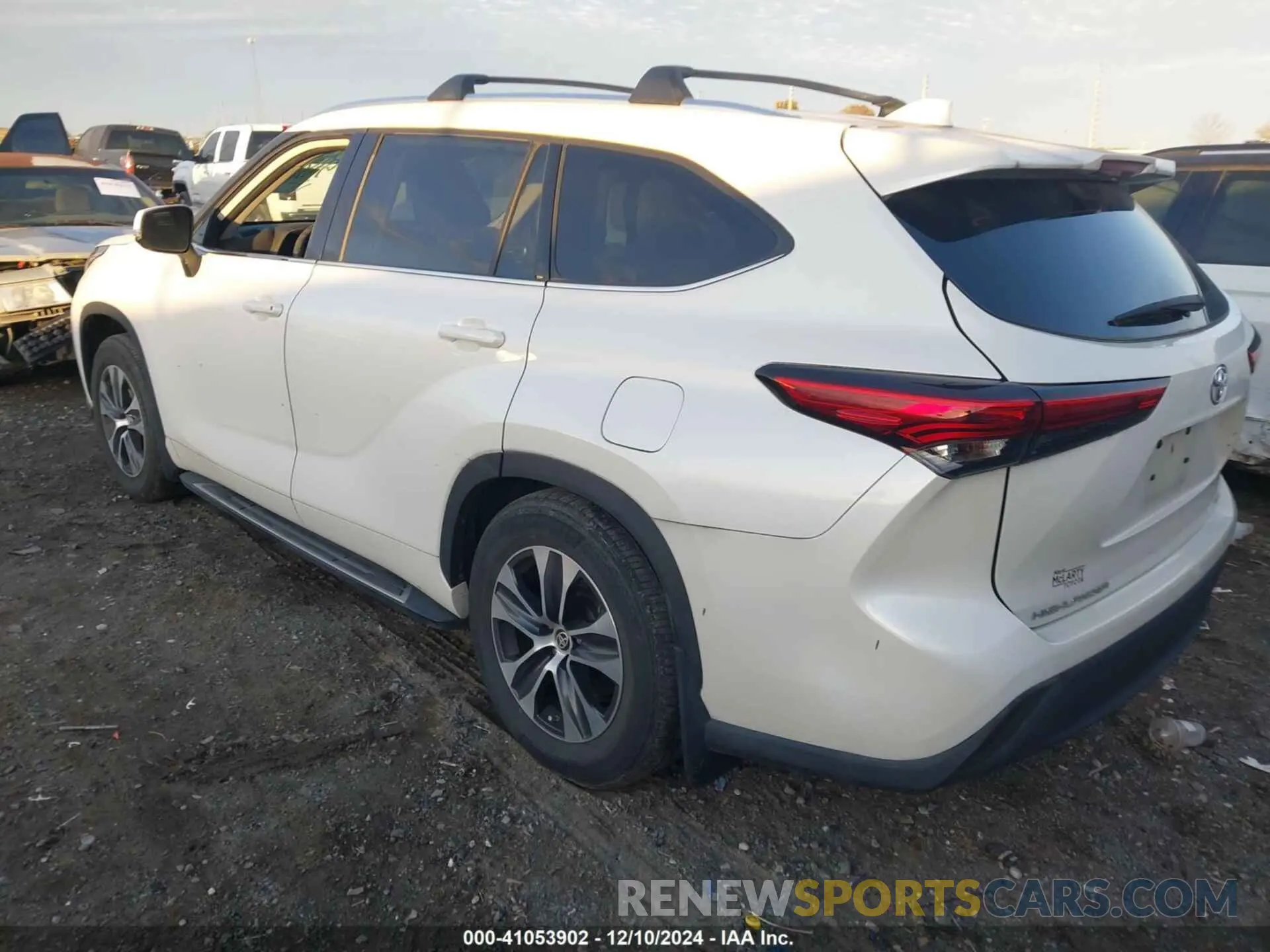 3 fotografías del automóvil dañado 5TDGZRAH8LS513253 TOYOTA HIGHLANDER 2020