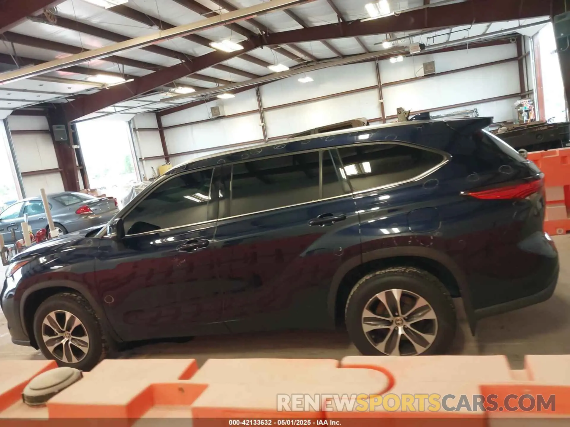 14 fotografías del automóvil dañado 5TDGZRBH0LS024229 TOYOTA HIGHLANDER 2020