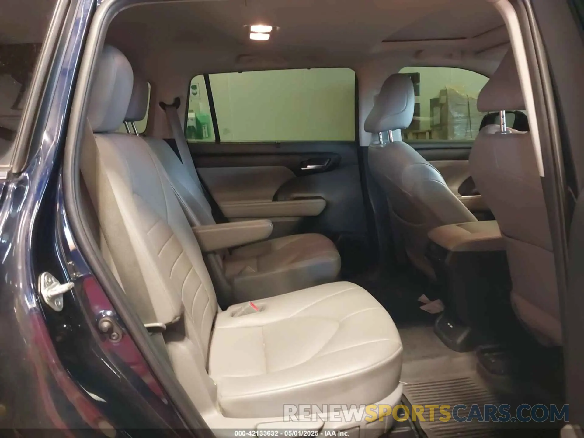 8 fotografías del automóvil dañado 5TDGZRBH0LS024229 TOYOTA HIGHLANDER 2020